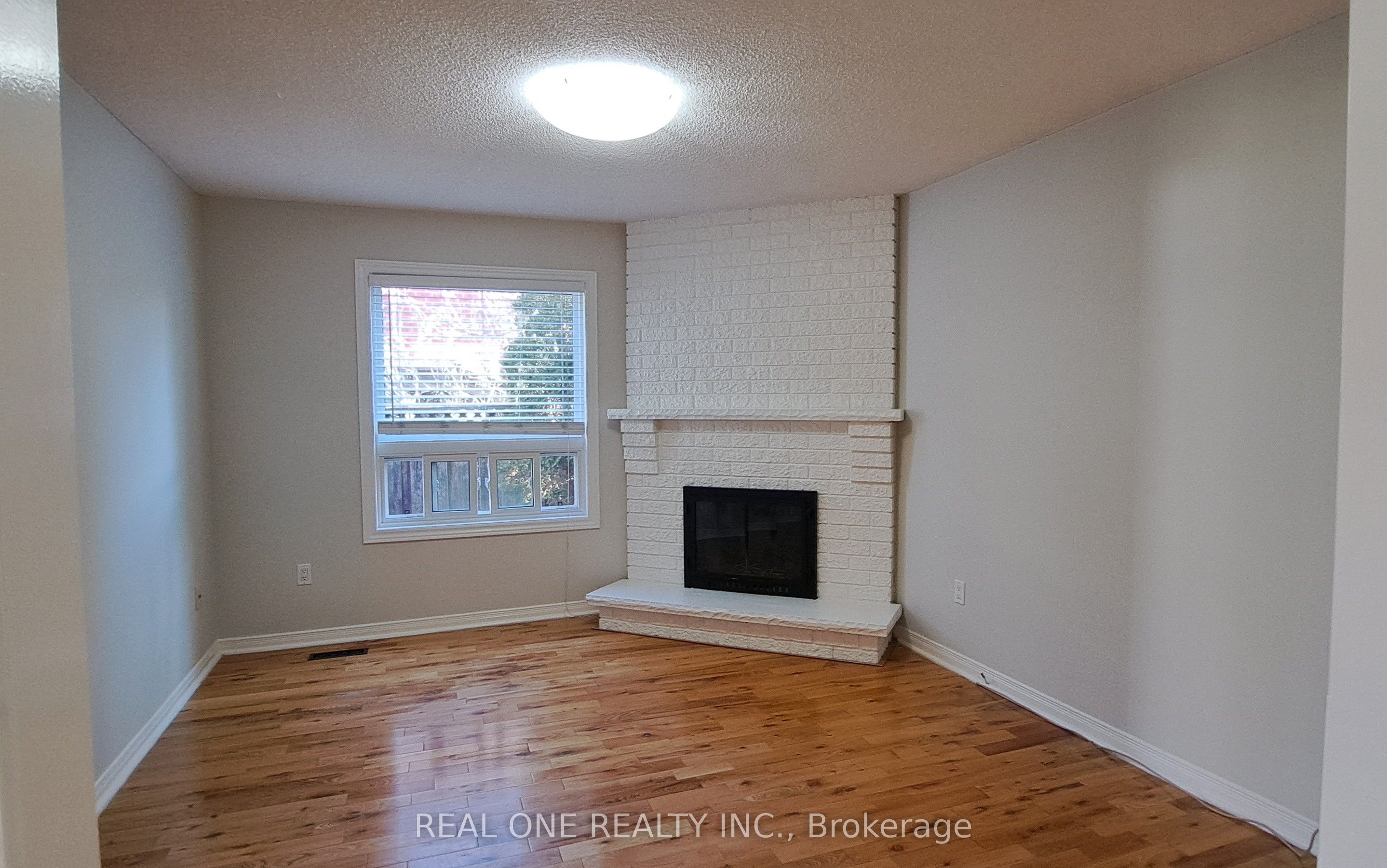 552 Marlatt Drive Property Photo 4
