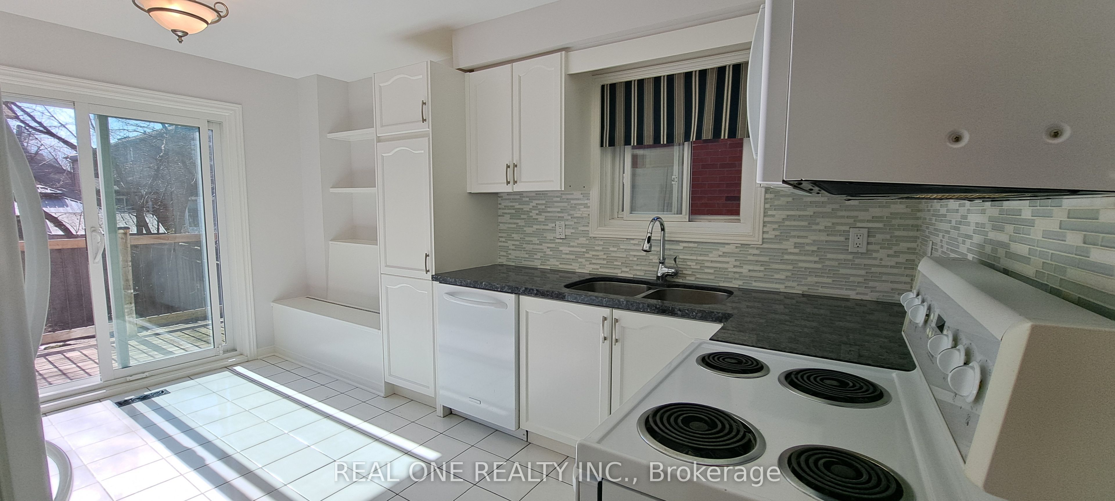 552 Marlatt Drive Property Photo 7