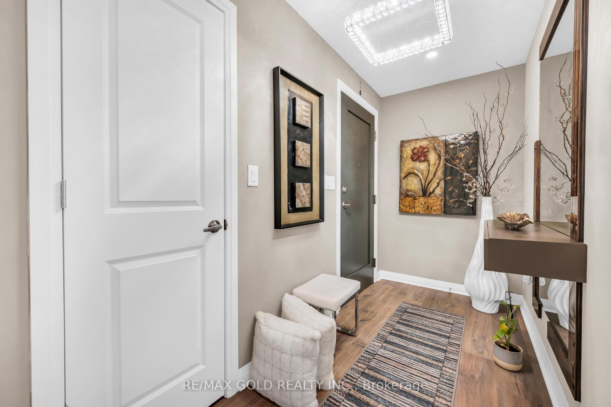 #2211 - 5033 Four Springs Avenue Property Photo 9