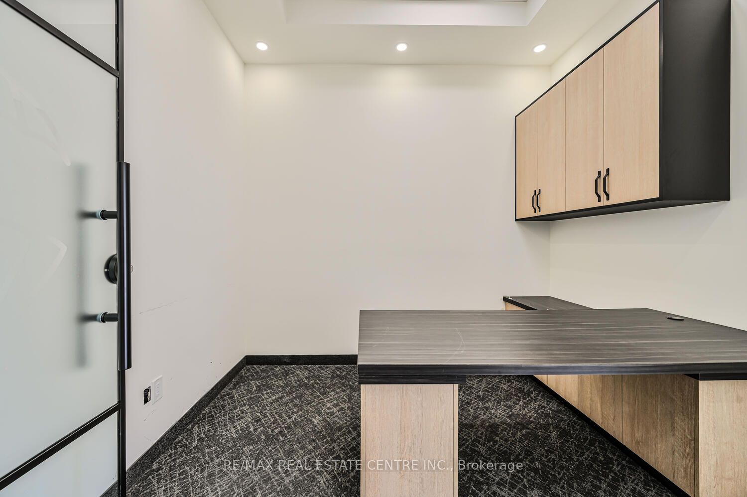 2565 Steeles Ave E Property Photo 11