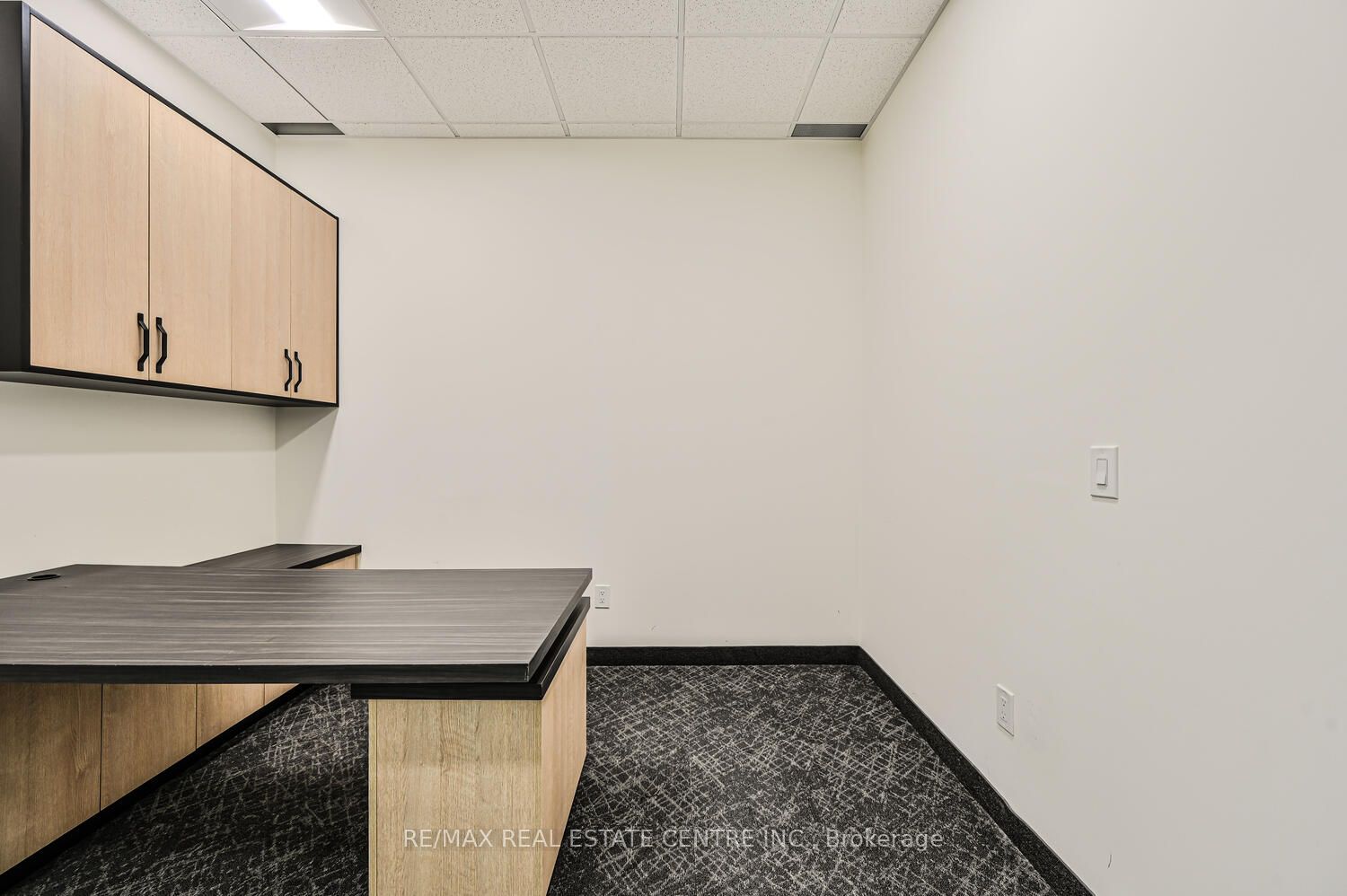 2565 Steeles Ave E Property Photo 21