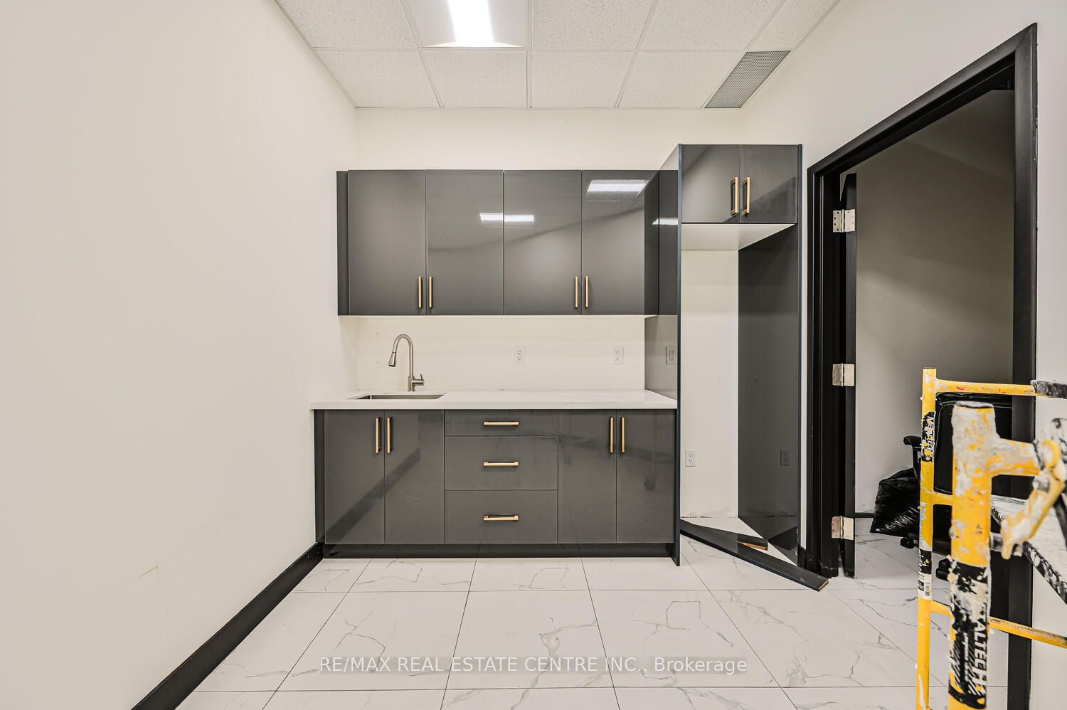 2565 Steeles Ave E Property Photo 32