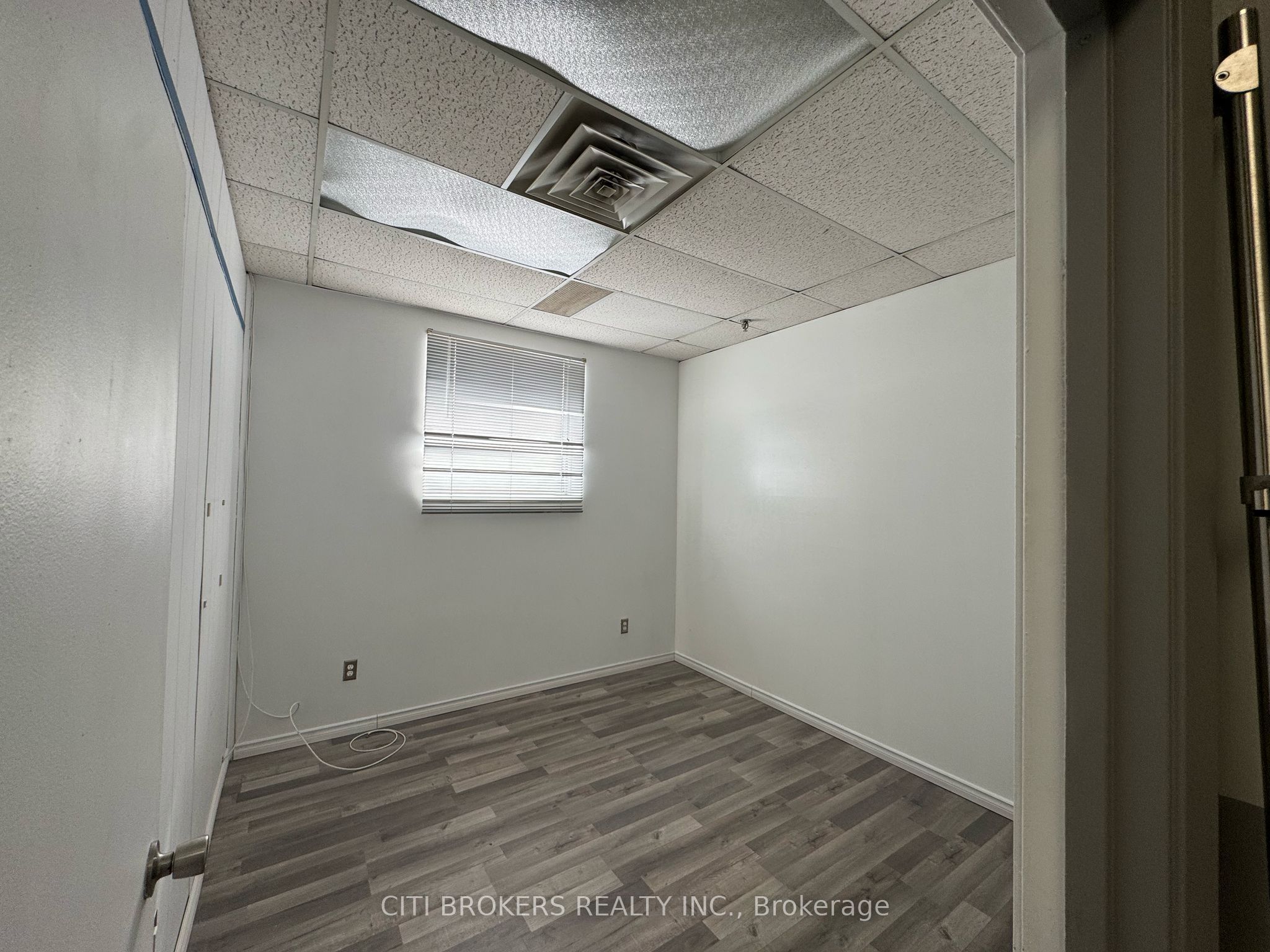 #121 - 1454 Dundas Street Property Photo 4