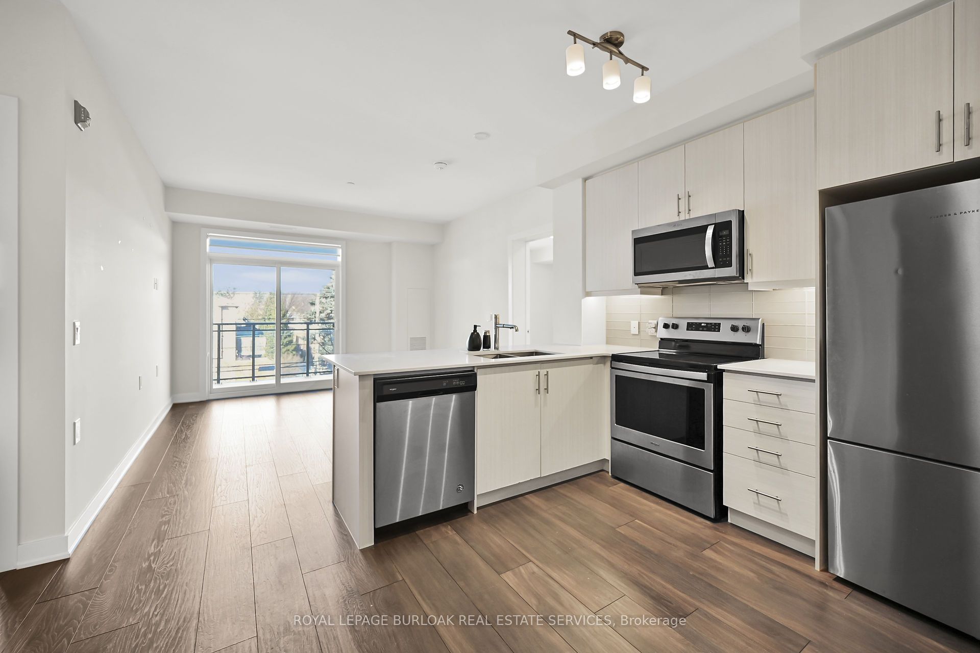 #312 - 320 Plains Road Property Photo 10