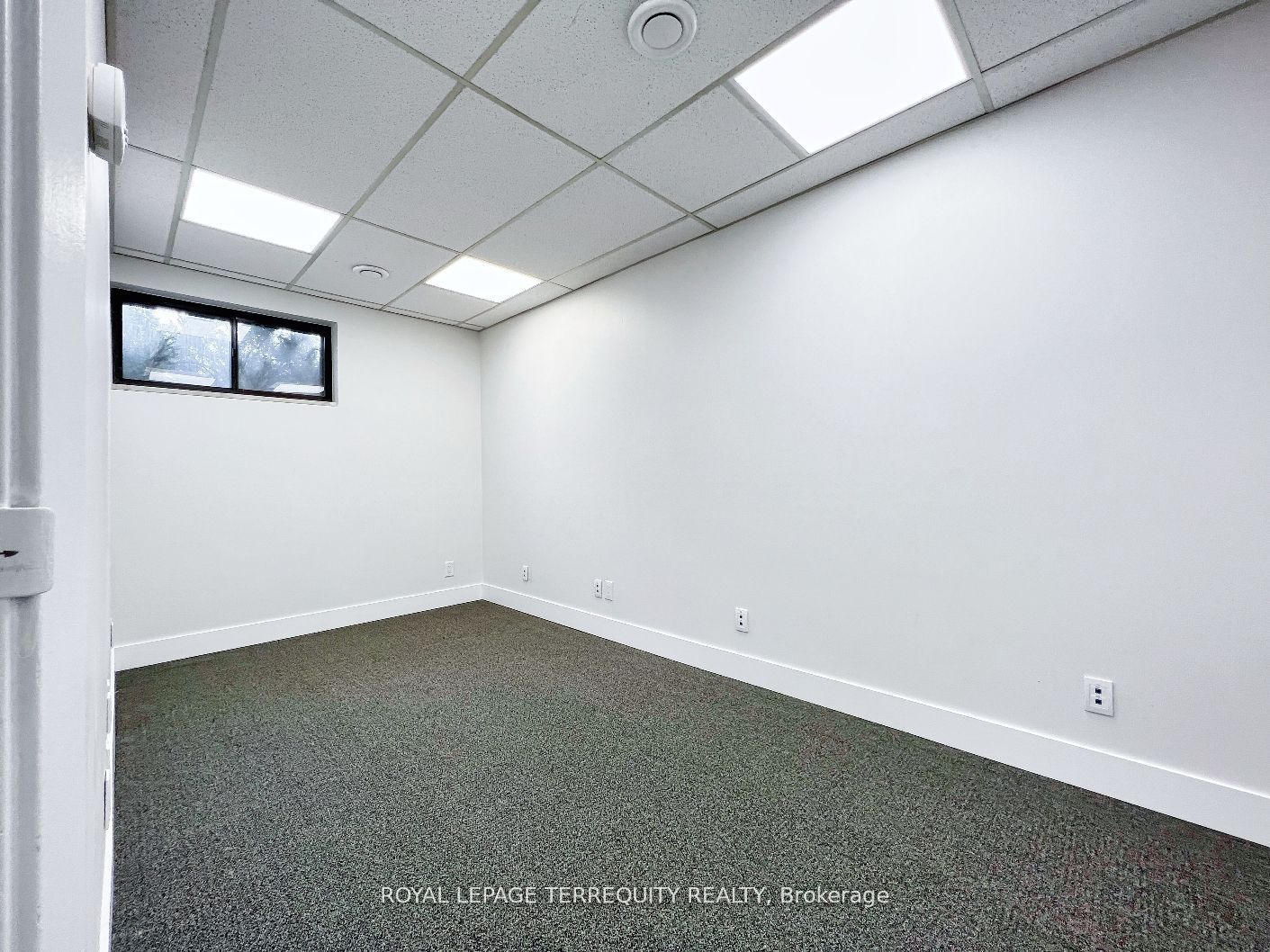 #16d - 160 The Westway Property Photo 3