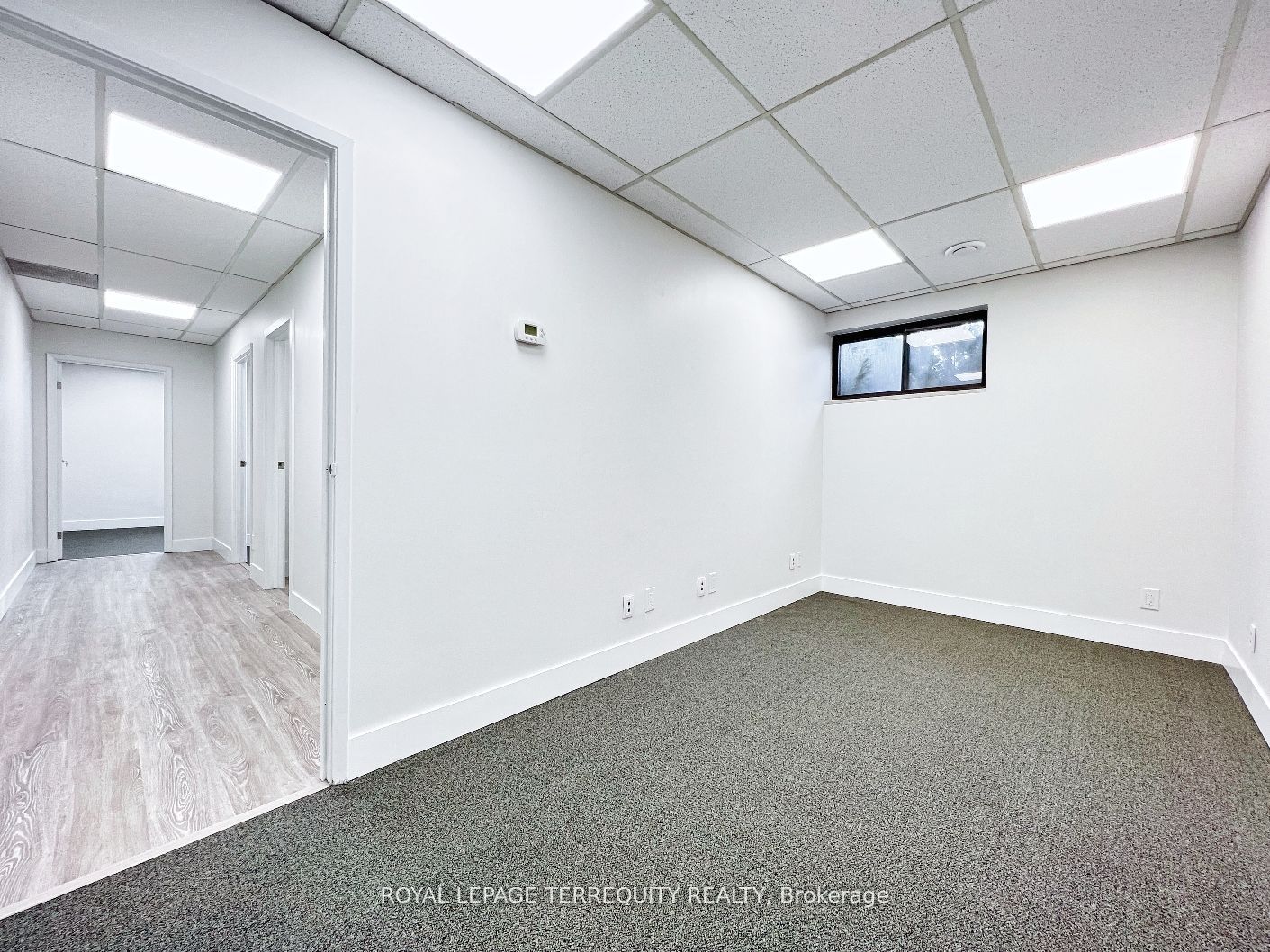 #16d - 160 The Westway Property Photo 4