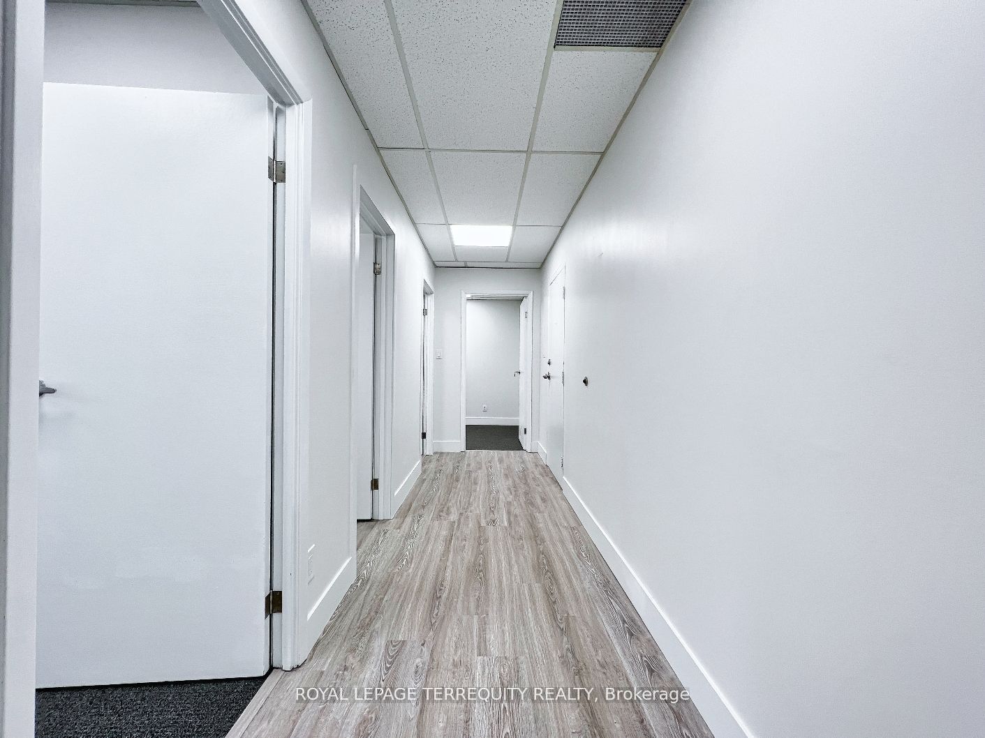 #16d - 160 The Westway Property Photo 5