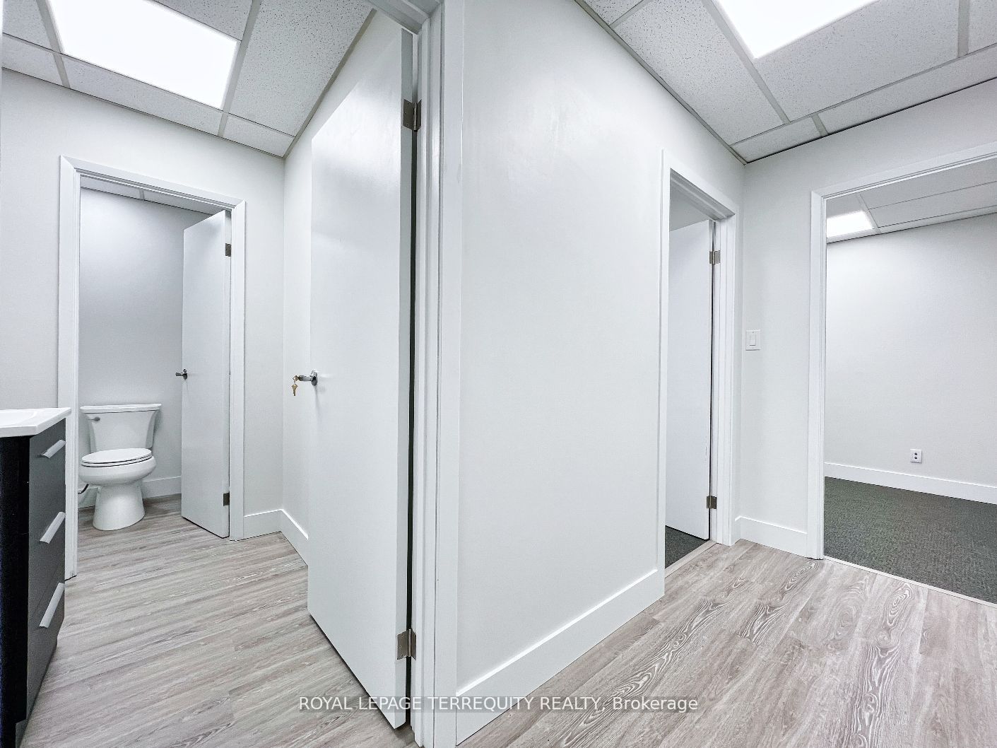 #16d - 160 The Westway Property Photo 6