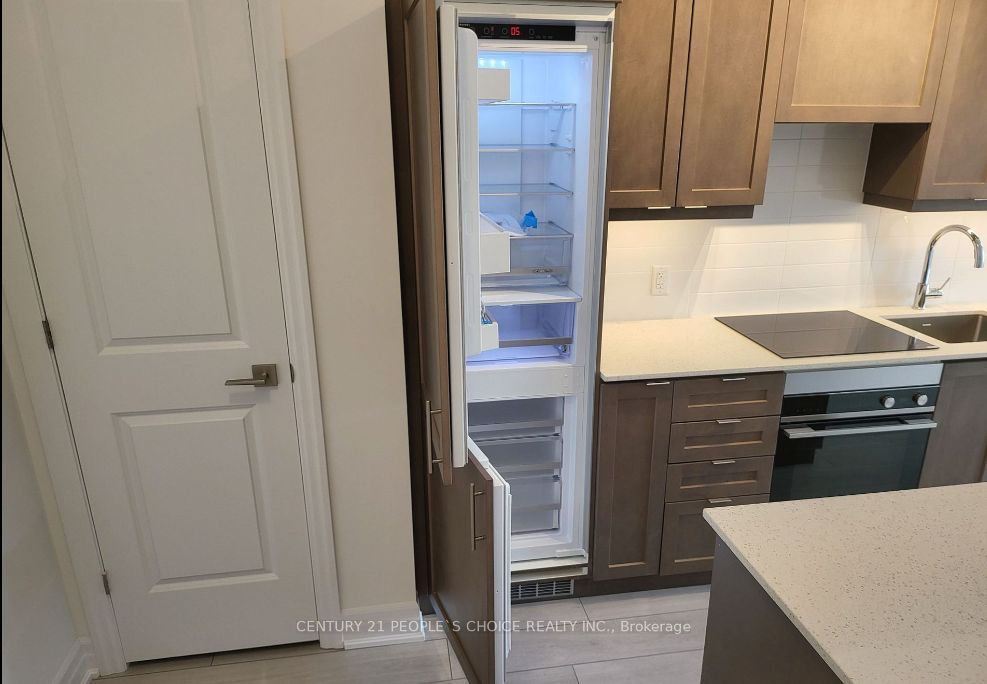 #1102 - 30 Elm Drive Property Photo 14