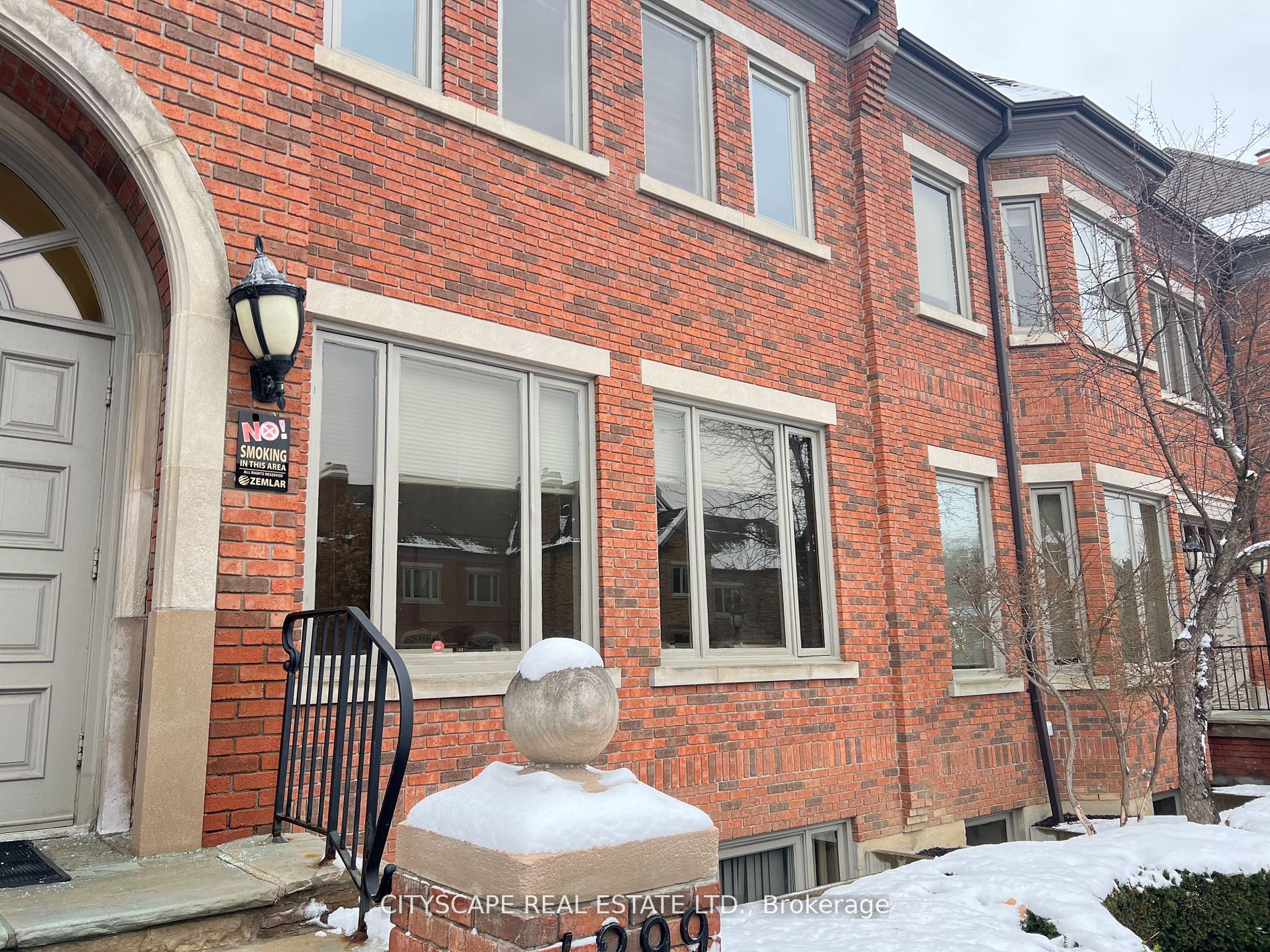 4299 Village Centre Property Photo 2