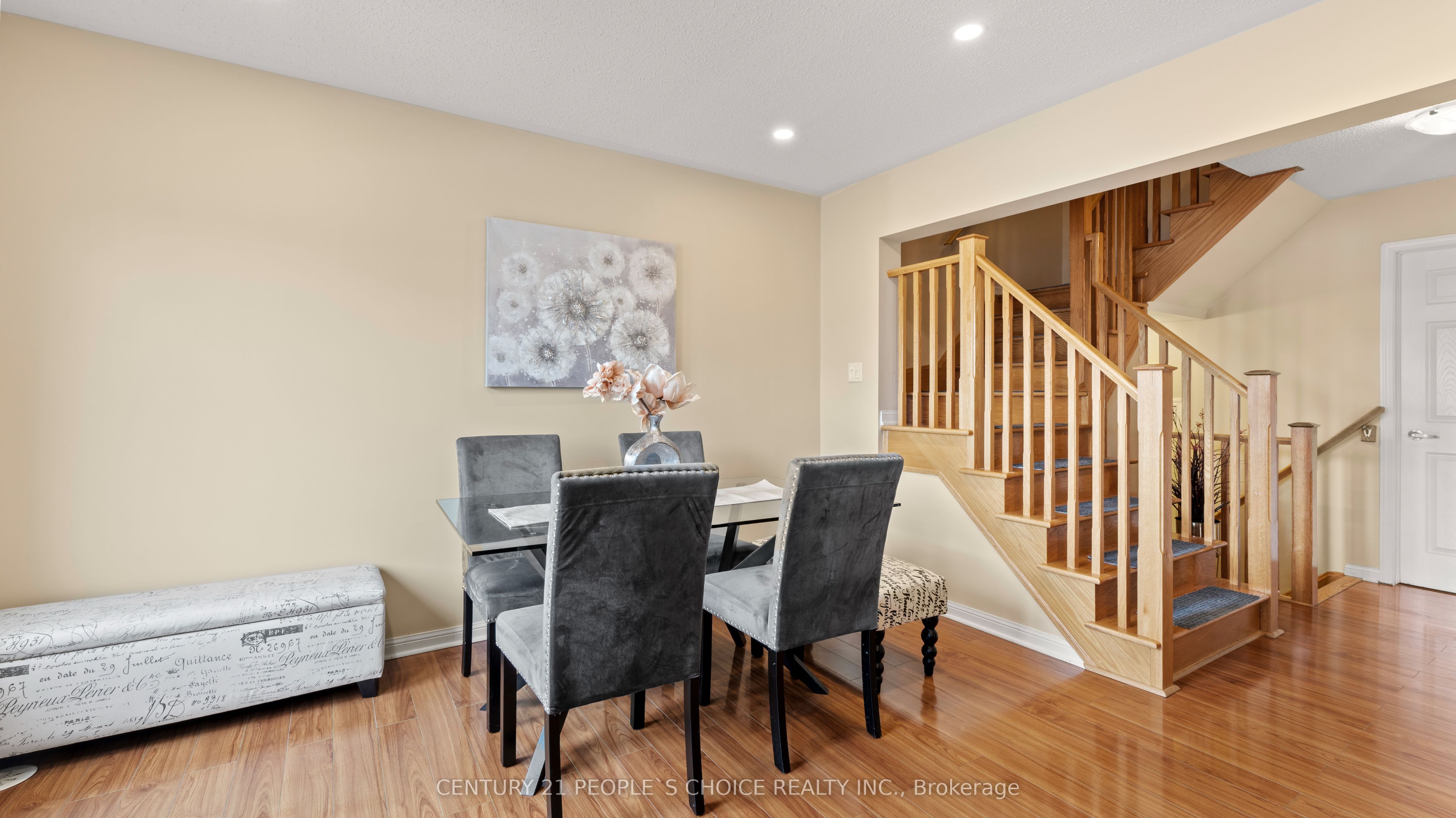 897 Willingdon Crescent Property Photo 11
