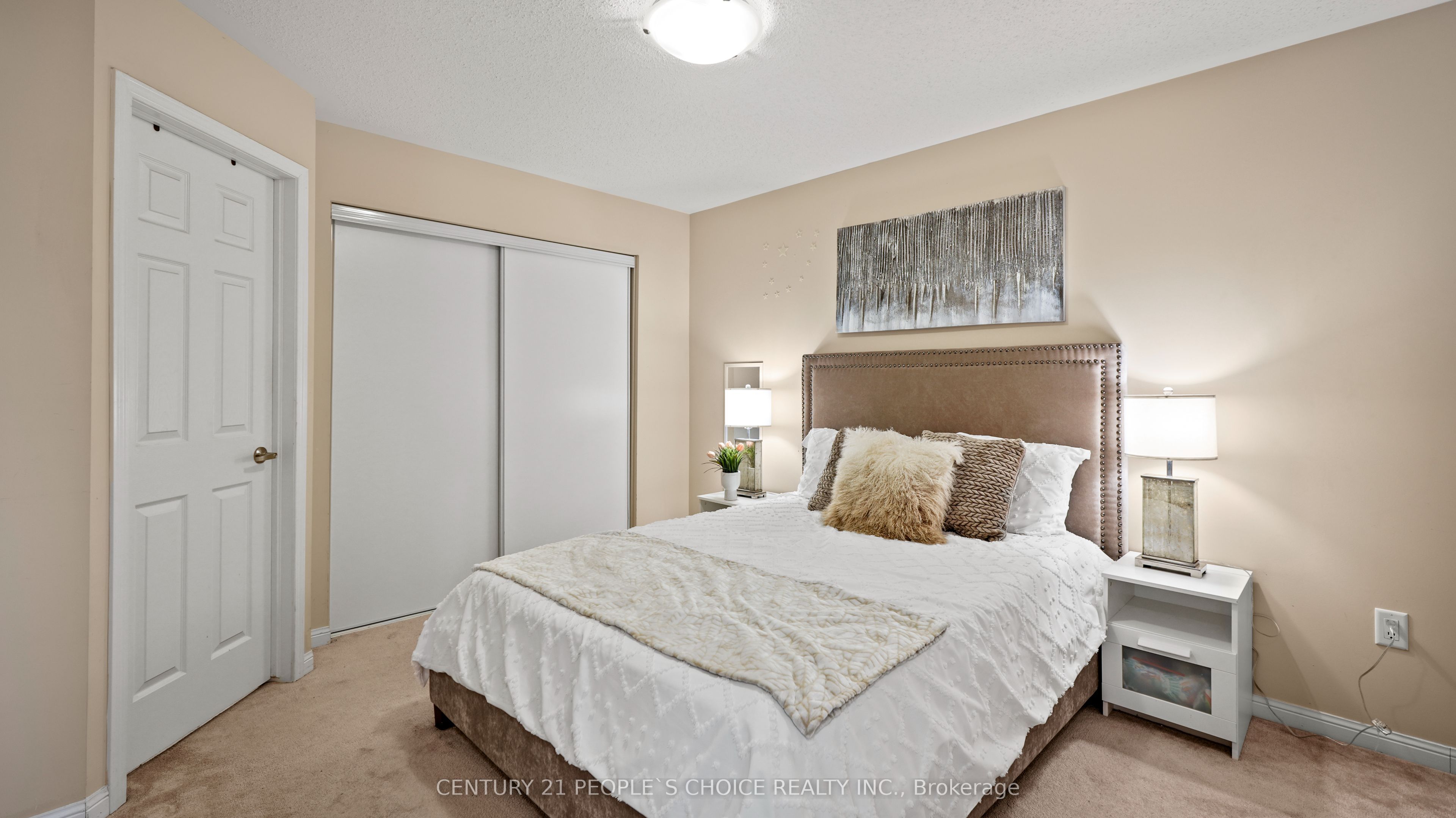 897 Willingdon Crescent Property Photo 17