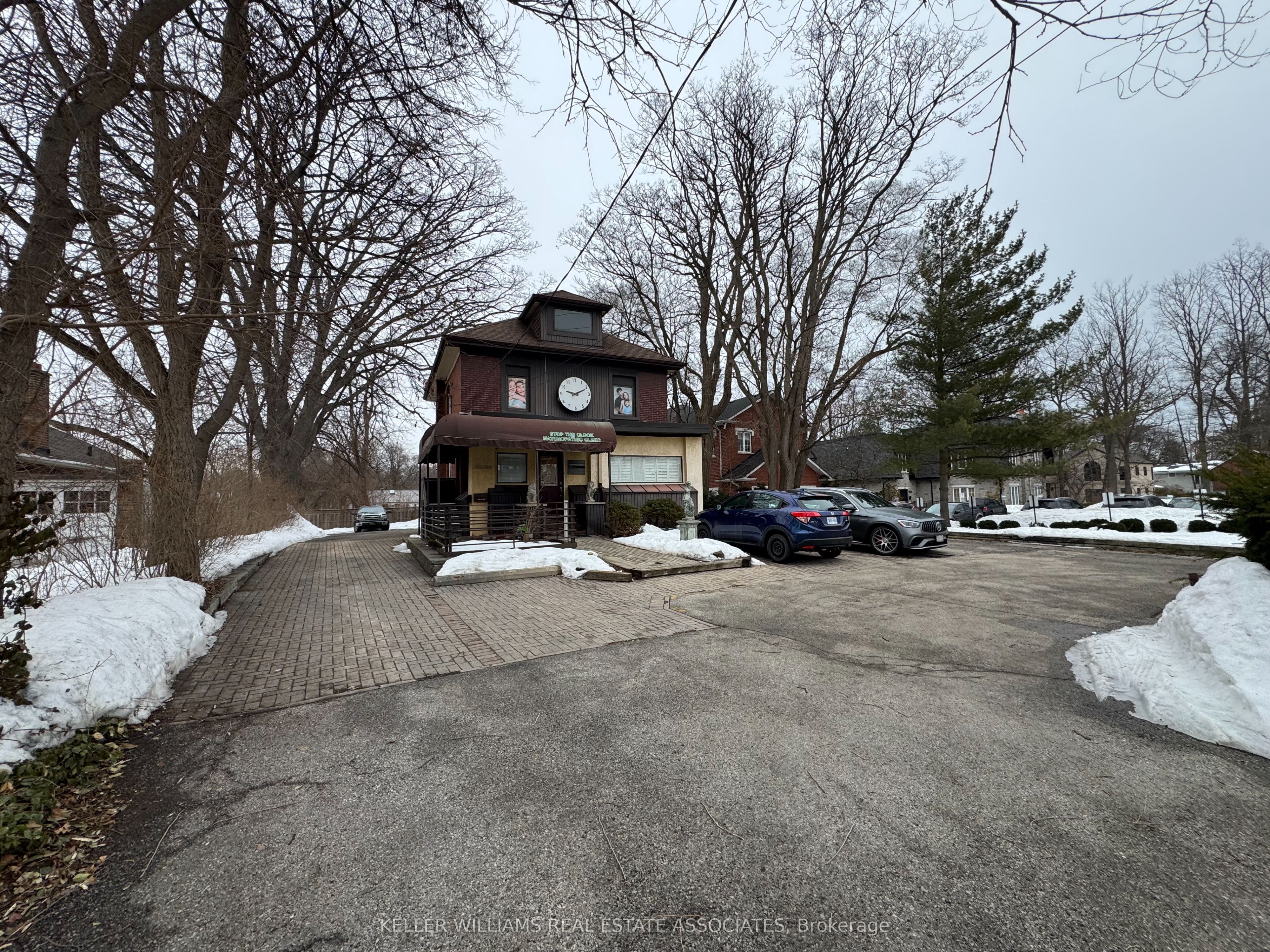 #207 - 1553 Hurontario Street Property Photo 1