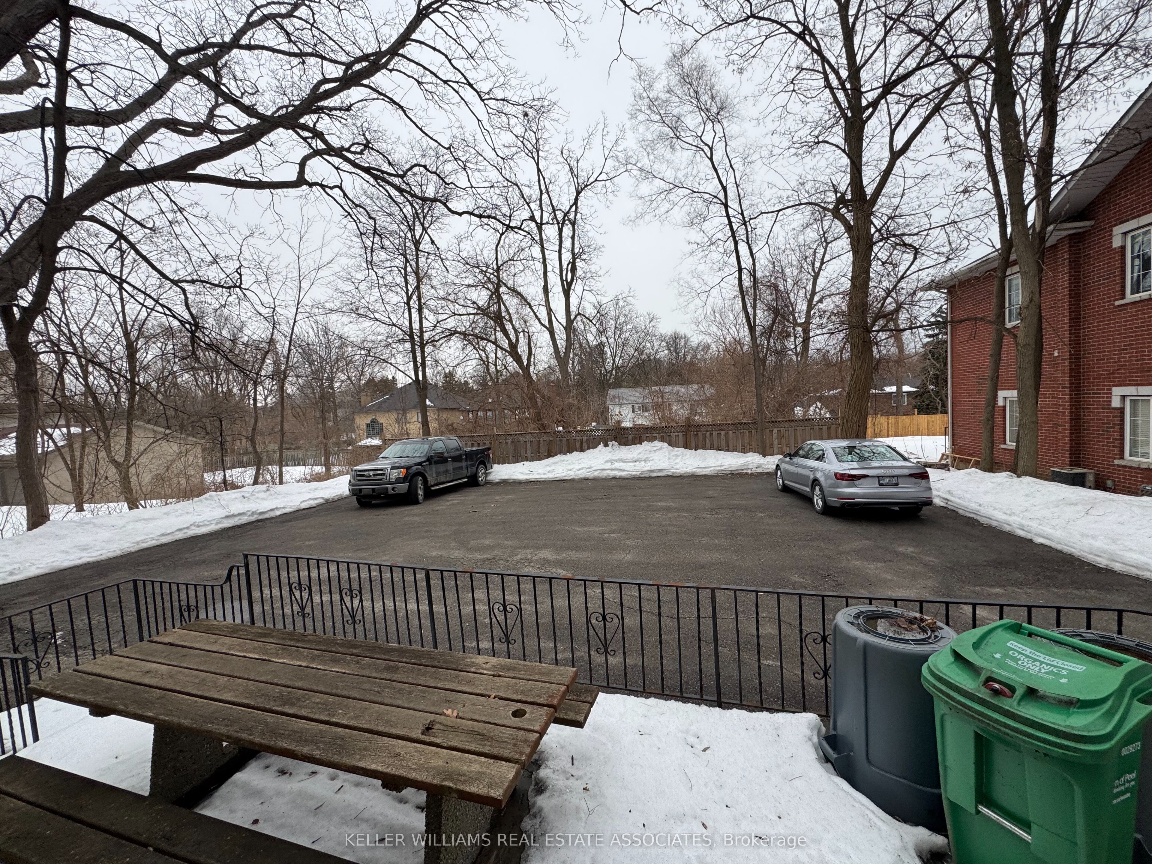 #207 - 1553 Hurontario Street Property Photo 2