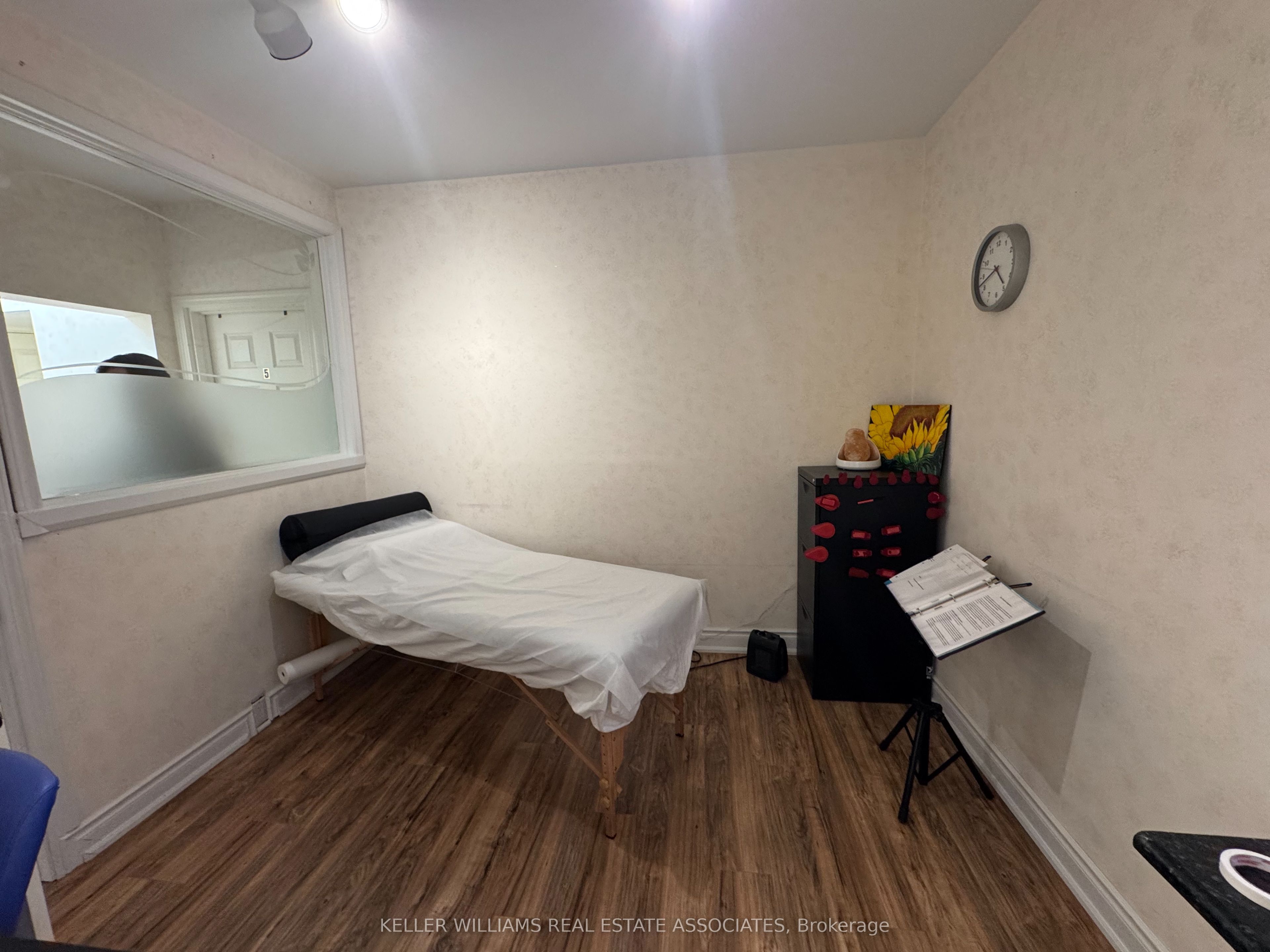 #207 - 1553 Hurontario Street Property Photo 4