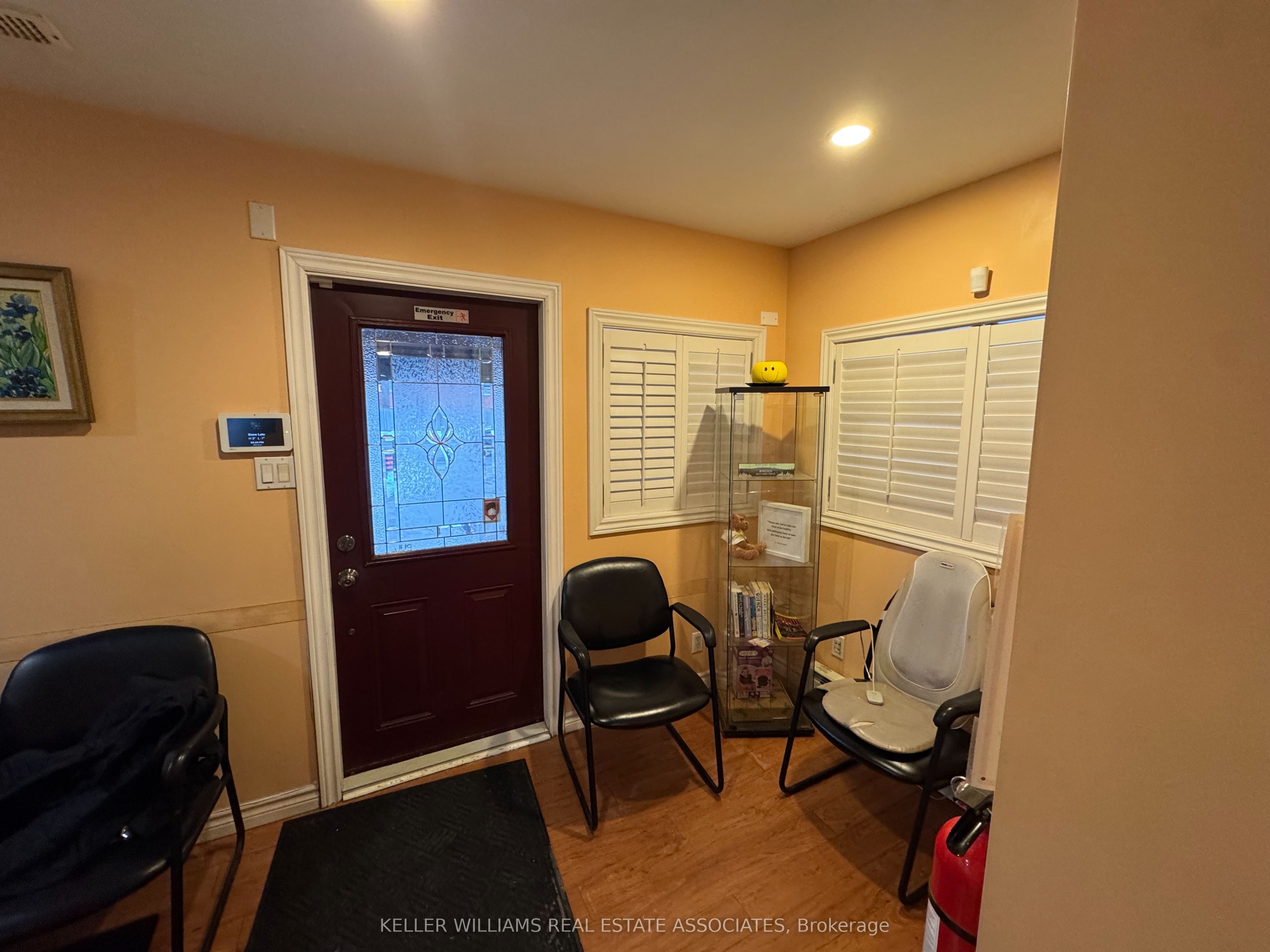 #207 - 1553 Hurontario Street Property Photo 6