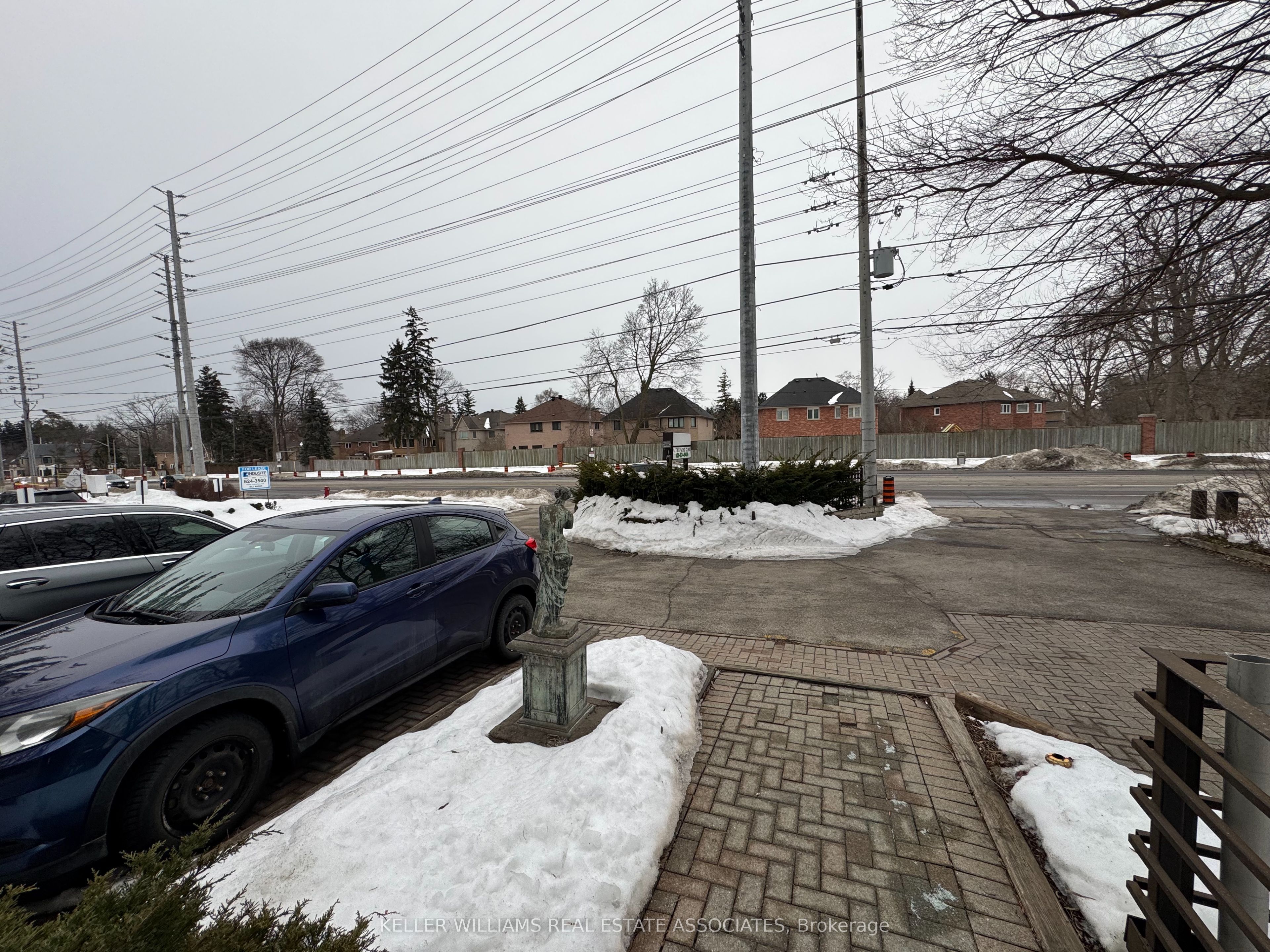 #207 - 1553 Hurontario Street Property Photo 7