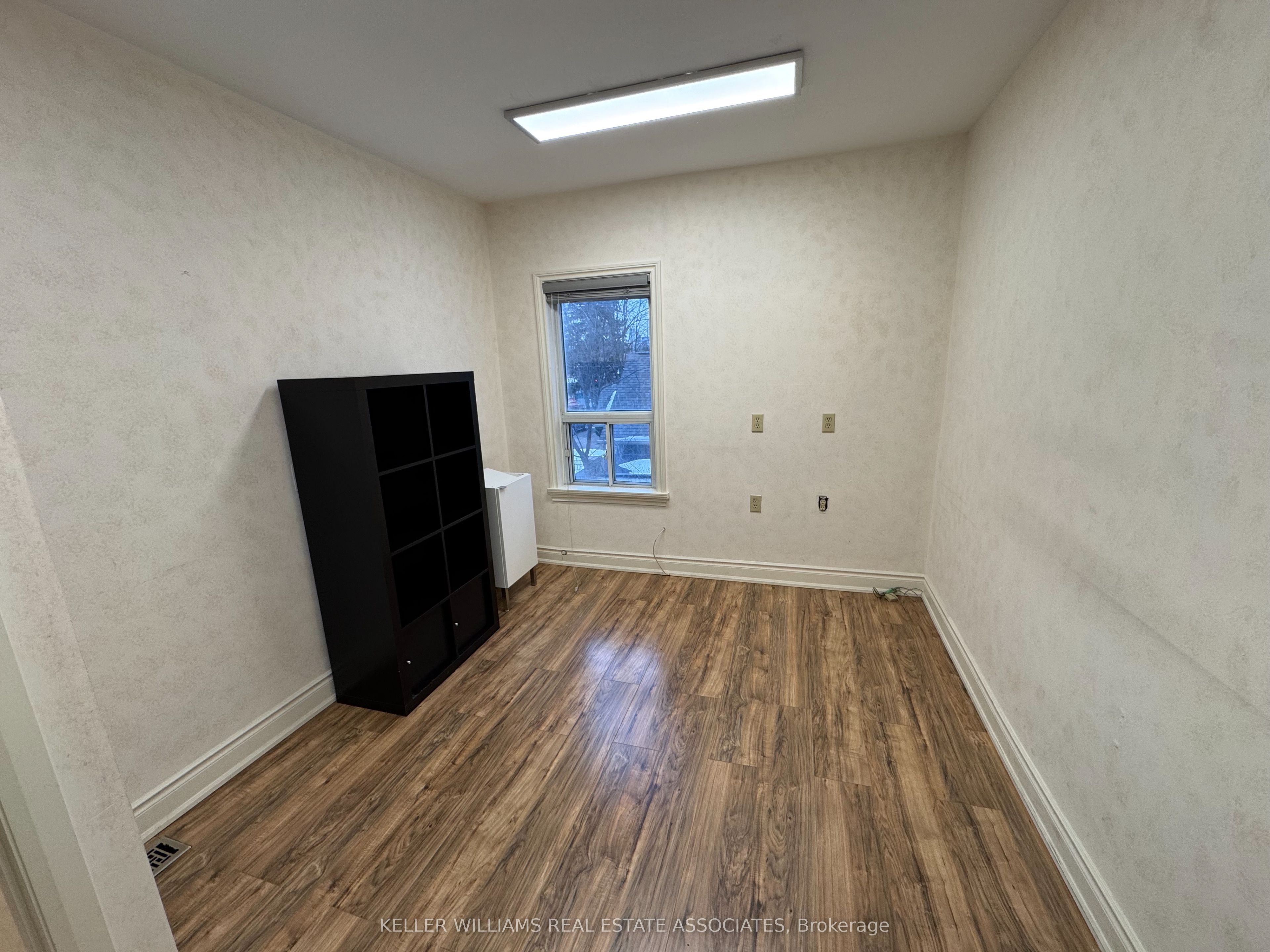 #207 - 1553 Hurontario Street Property Photo 8