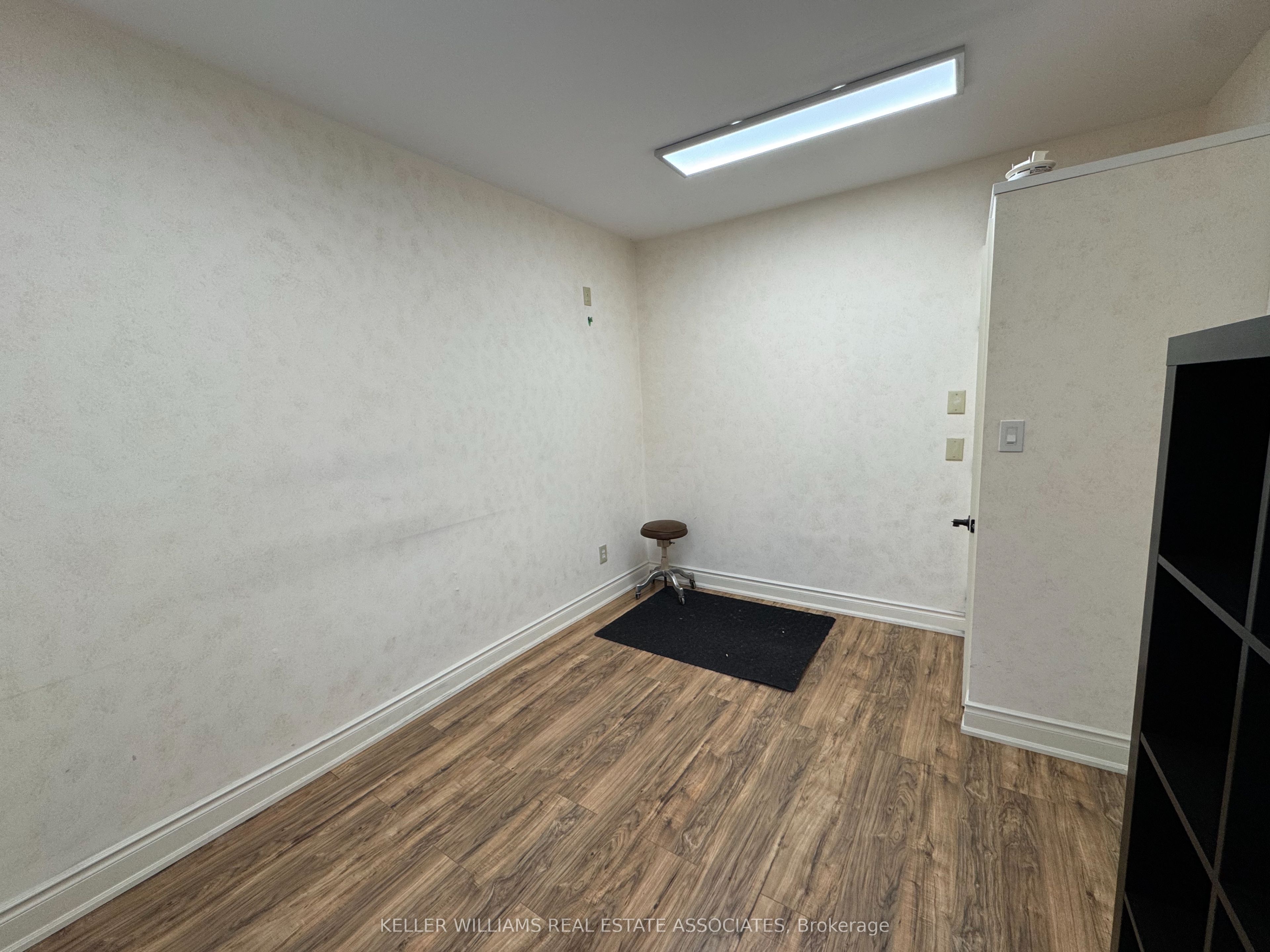 #207 - 1553 Hurontario Street Property Photo 9