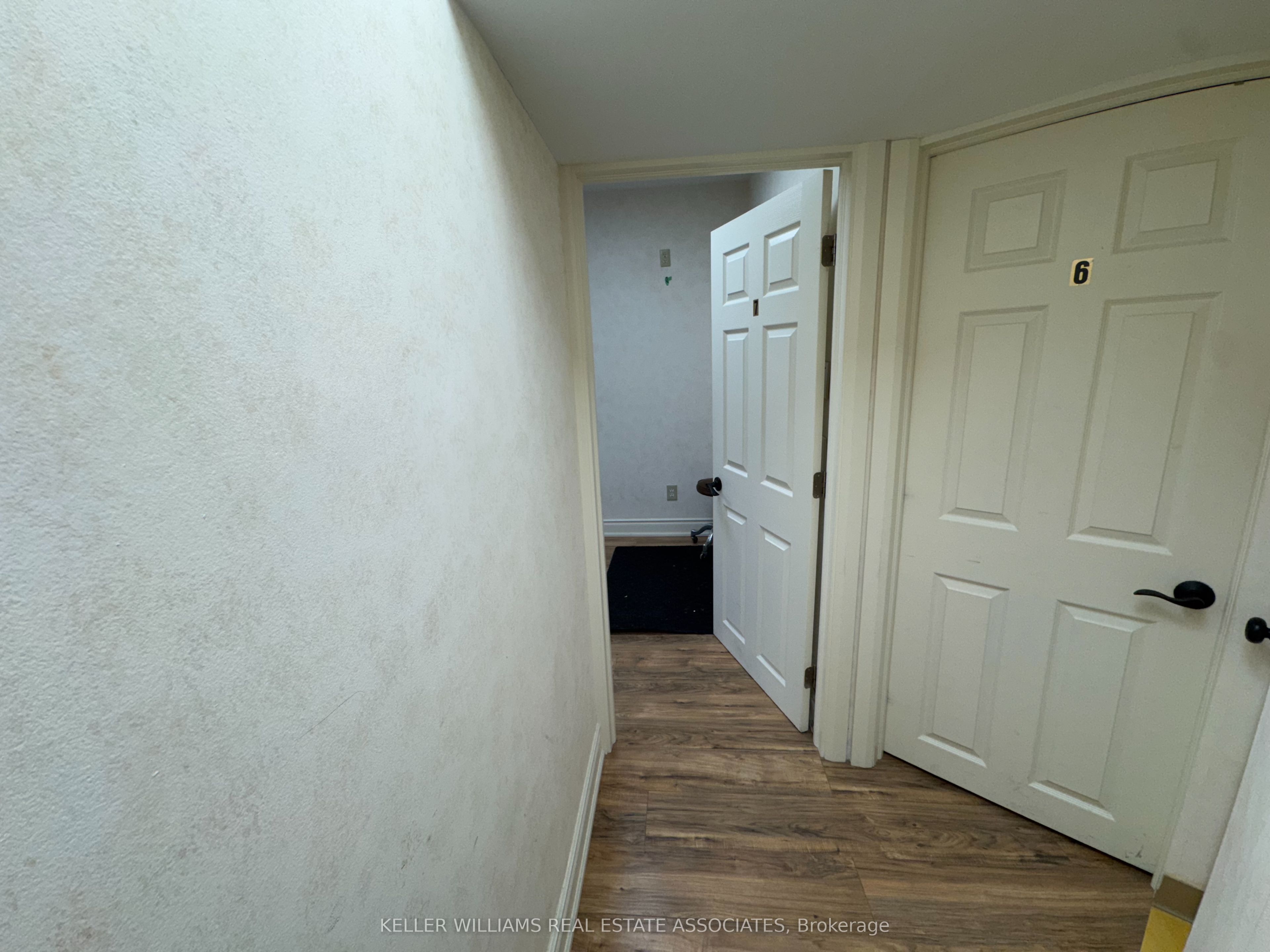 #207 - 1553 Hurontario Street Property Photo 10