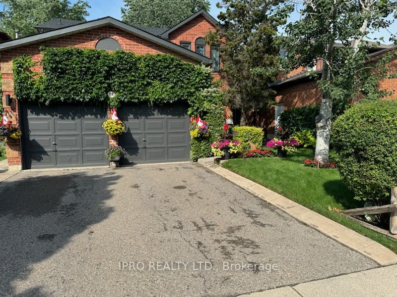 77 Lord Simcoe Drive Property Photo 2