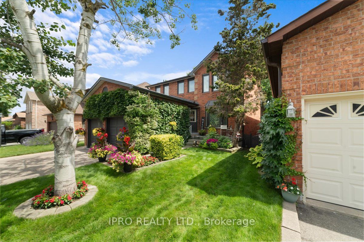 77 Lord Simcoe Drive Property Photo 4