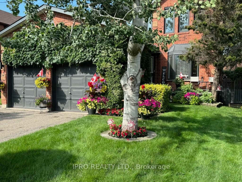 77 Lord Simcoe Drive Property Photo 7
