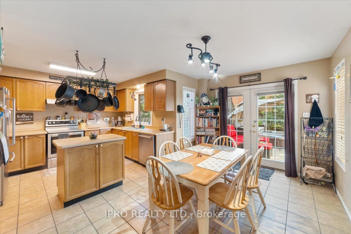 77 Lord Simcoe Drive Property Photo 8