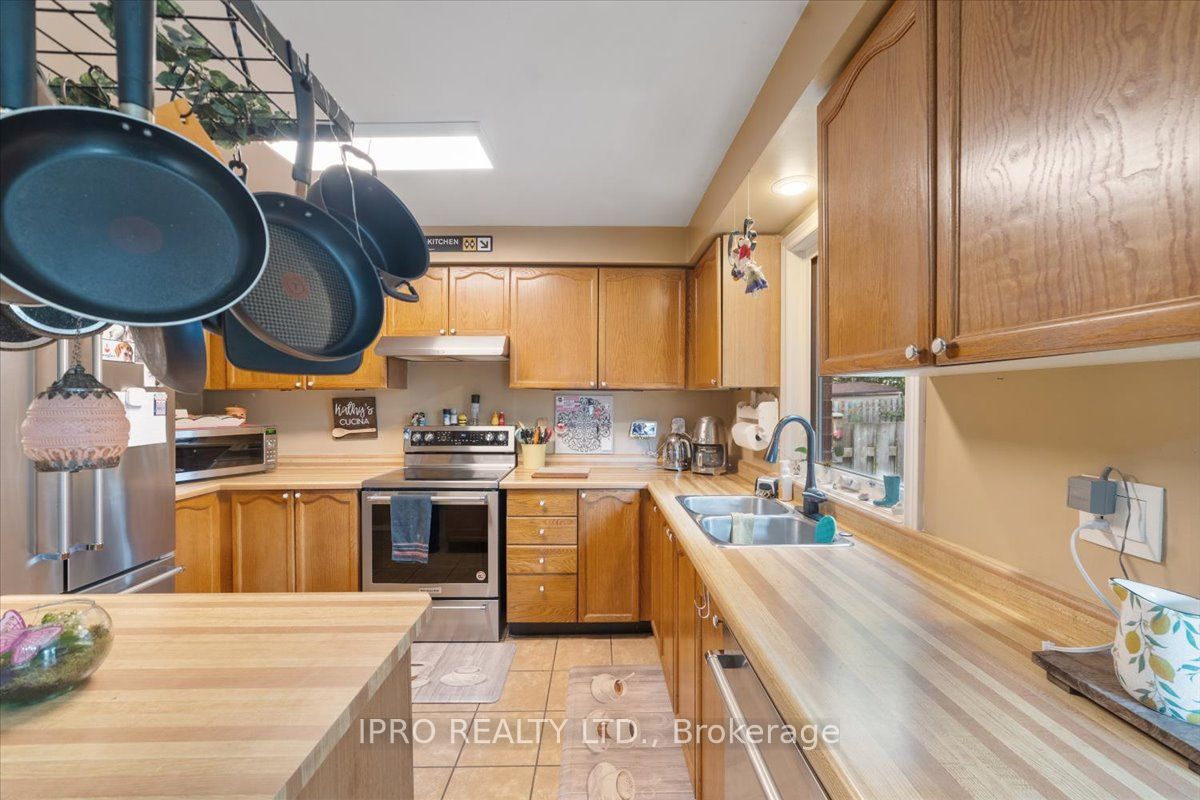 77 Lord Simcoe Drive Property Photo 9