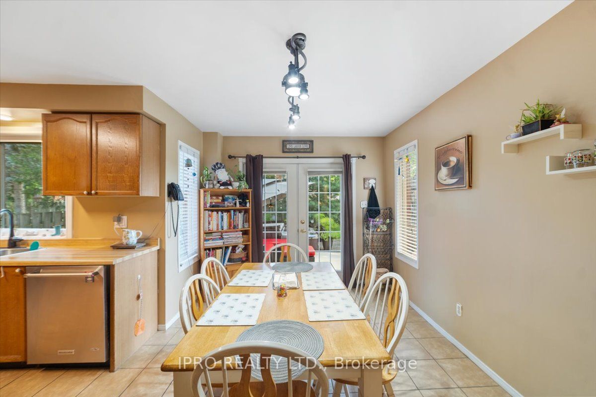 77 Lord Simcoe Drive Property Photo 10