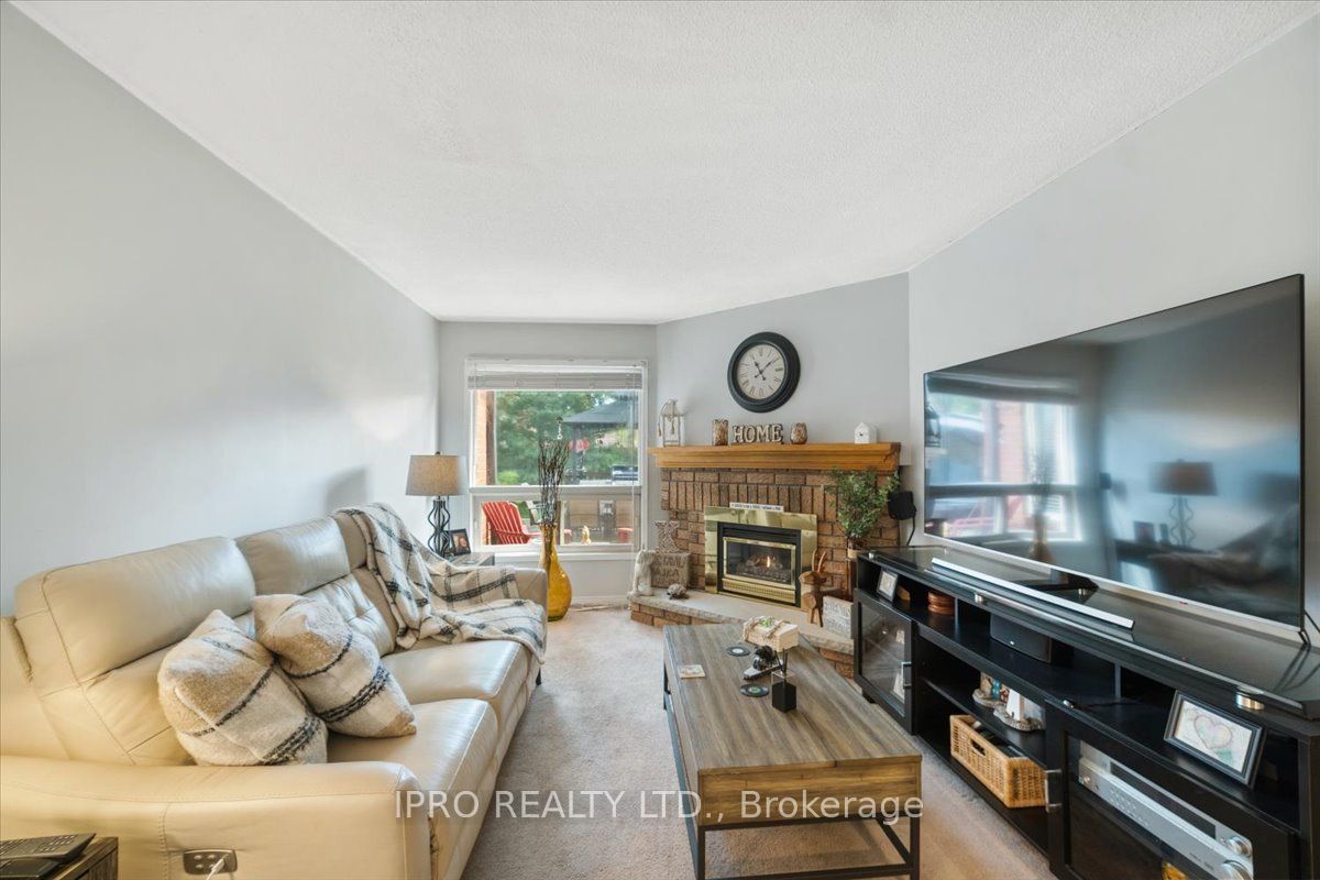 77 Lord Simcoe Drive Property Photo 11