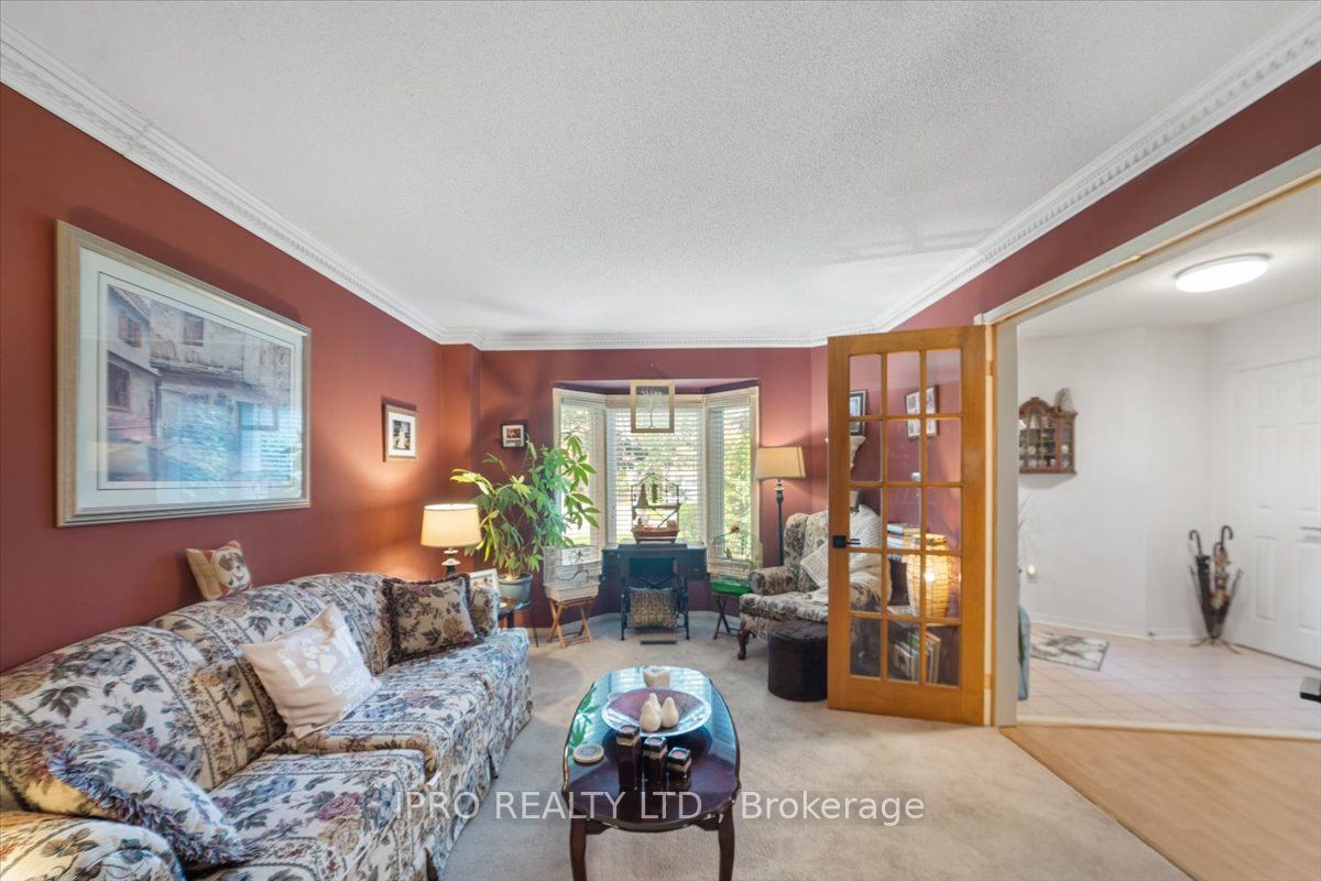 77 Lord Simcoe Drive Property Photo 14