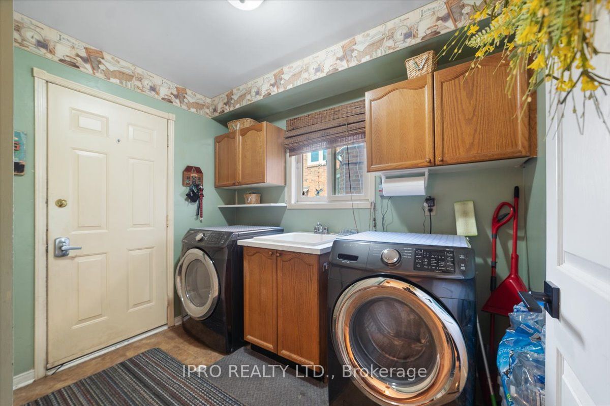 77 Lord Simcoe Drive Property Photo 15