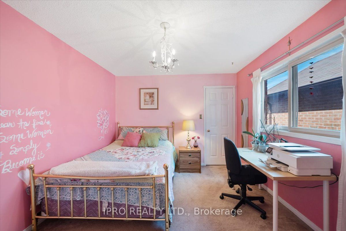 77 Lord Simcoe Drive Property Photo 19