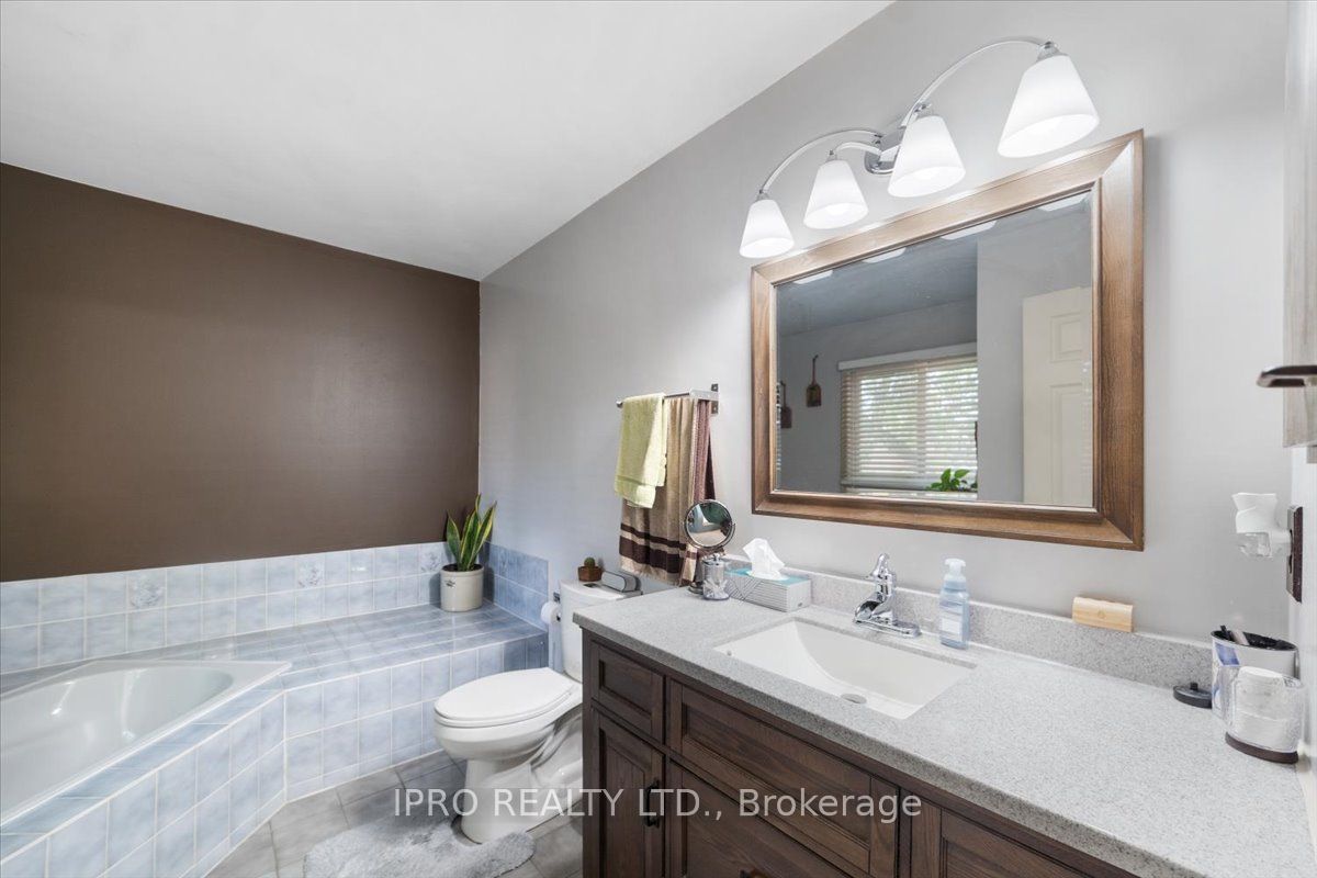 77 Lord Simcoe Drive Property Photo 23