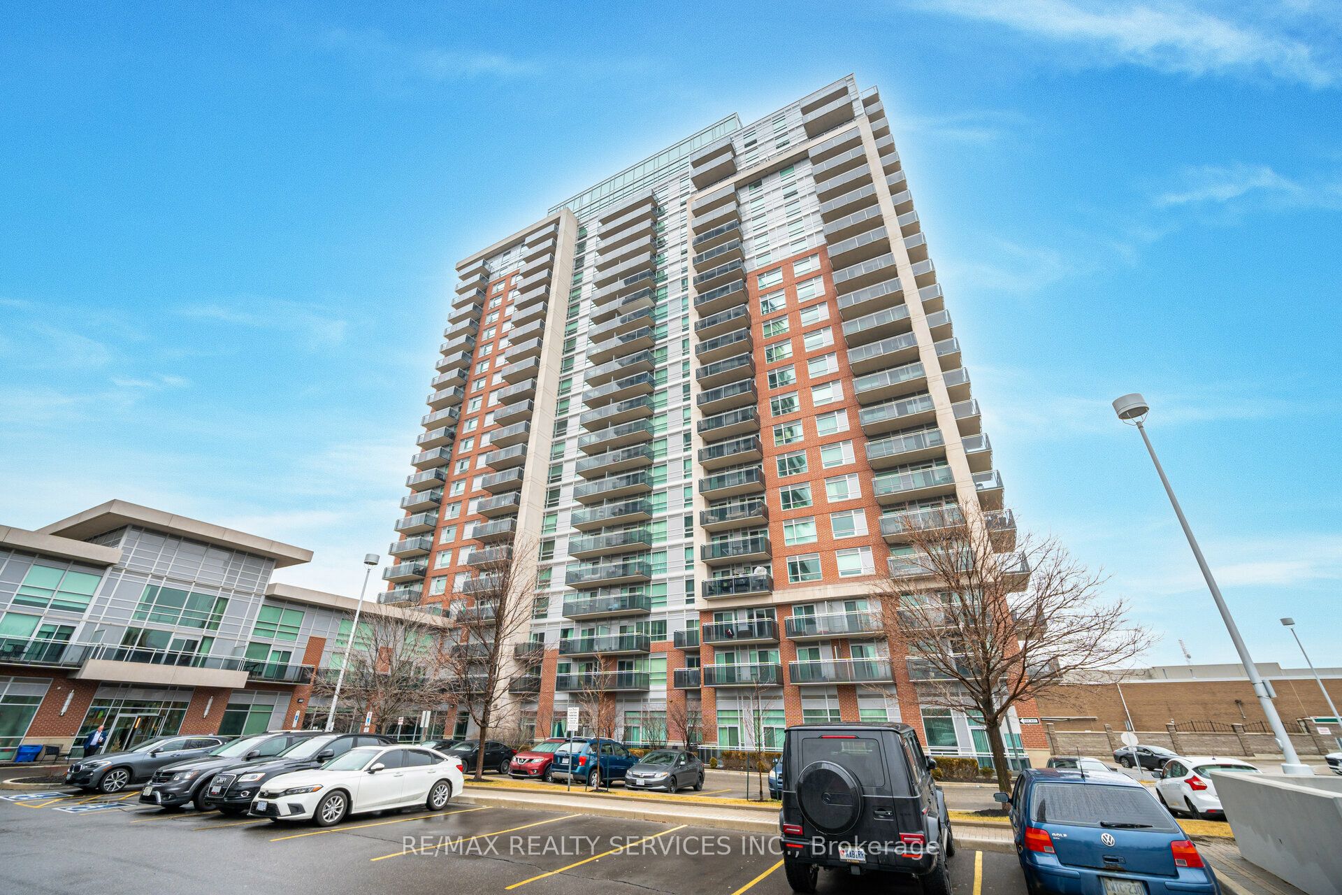 215 Queen Street E 2009 Property Photo 1