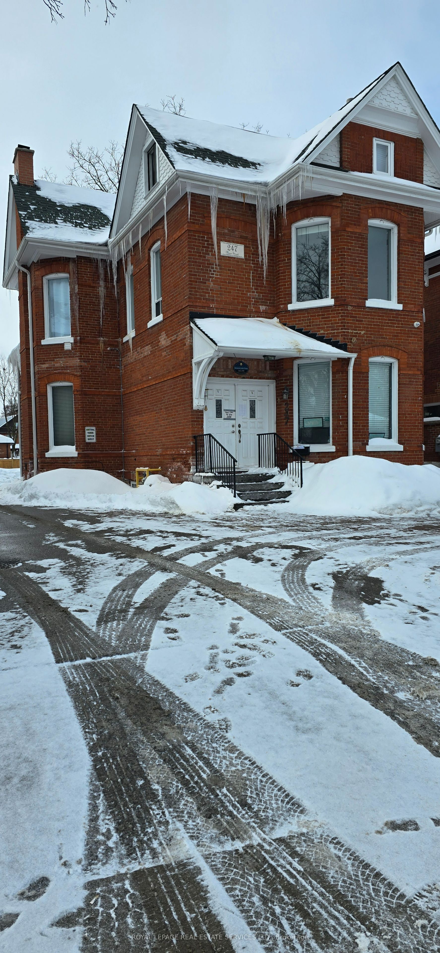 247 Main St N Property Photo 1