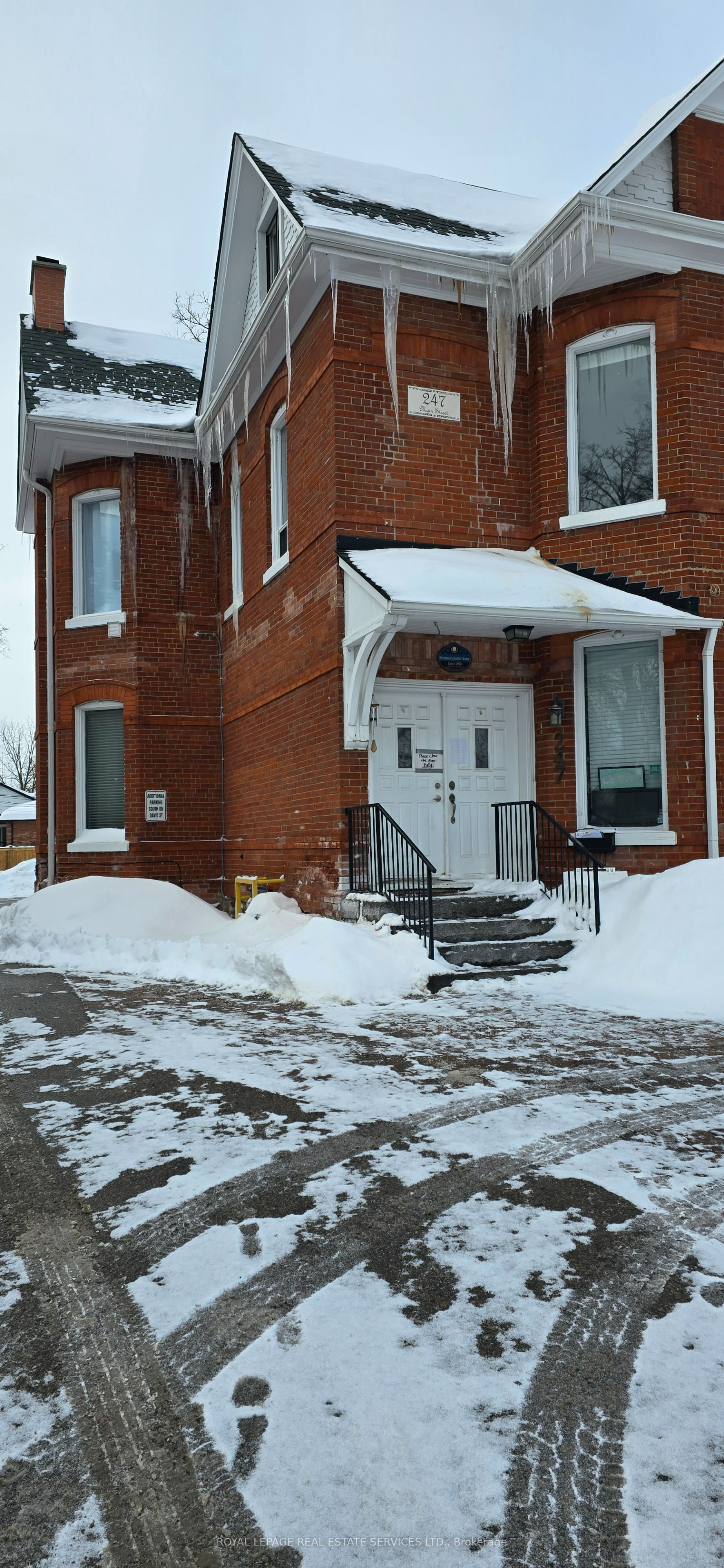 247 Main St N Property Photo 2