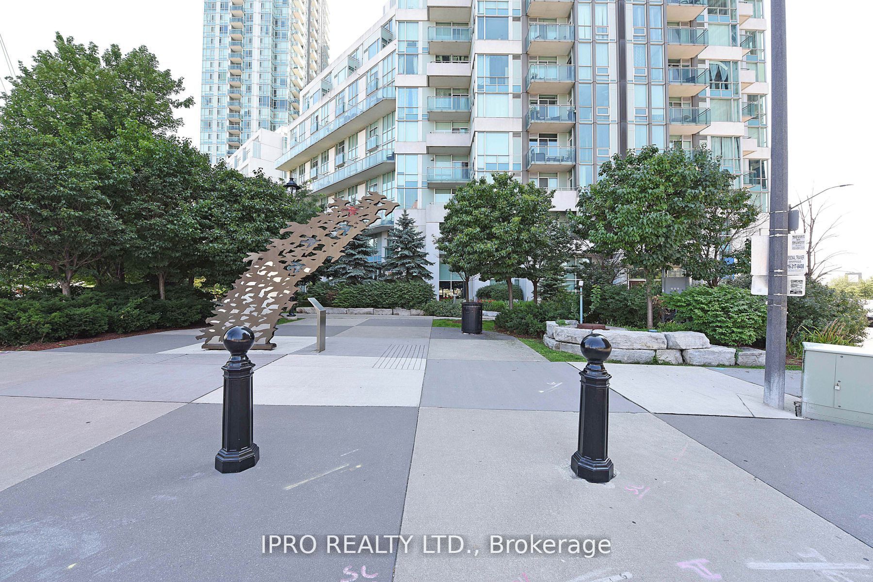 #513 - 3939 Duke Of York Boulevard Property Photo 2