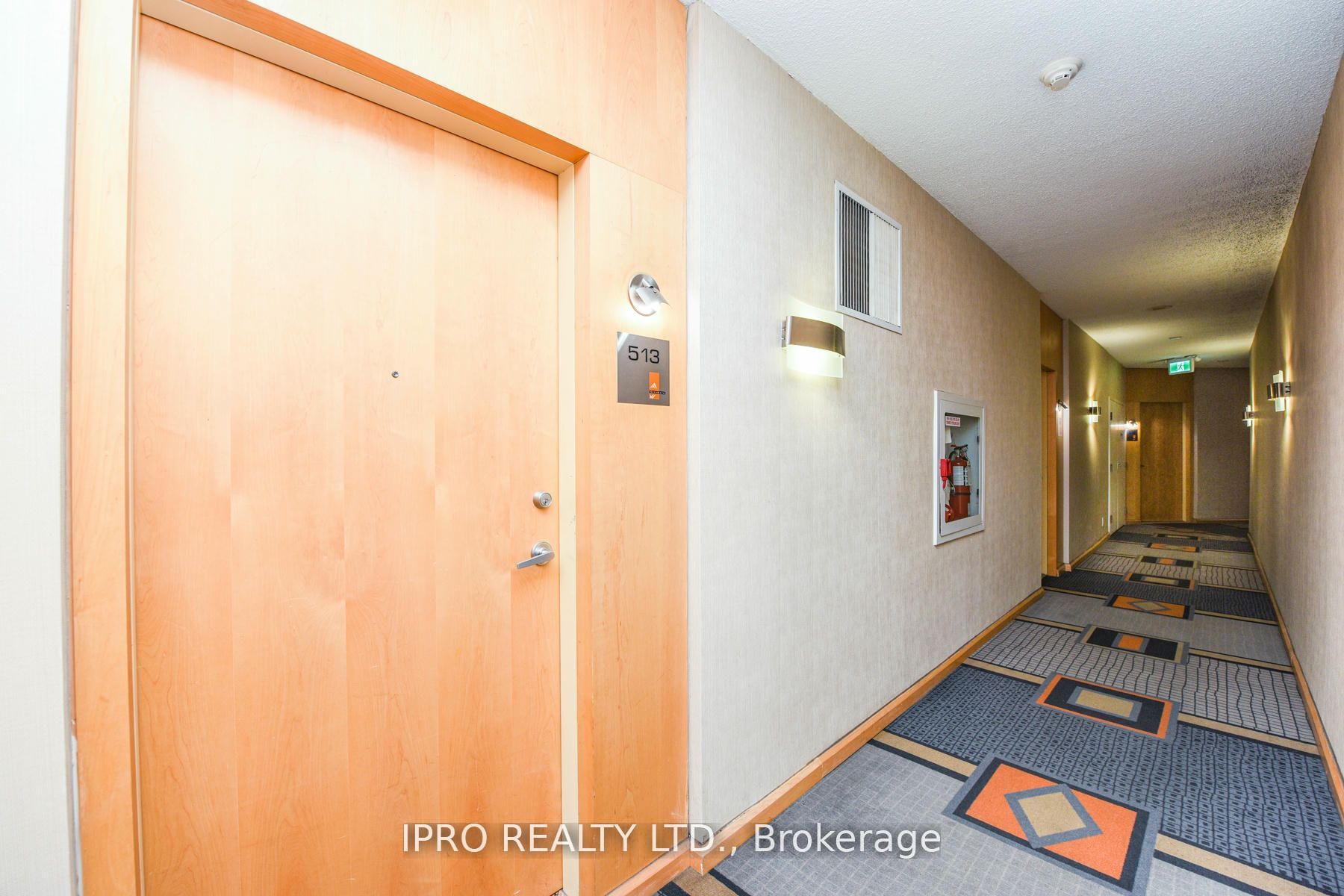 #513 - 3939 Duke Of York Boulevard Property Photo 5