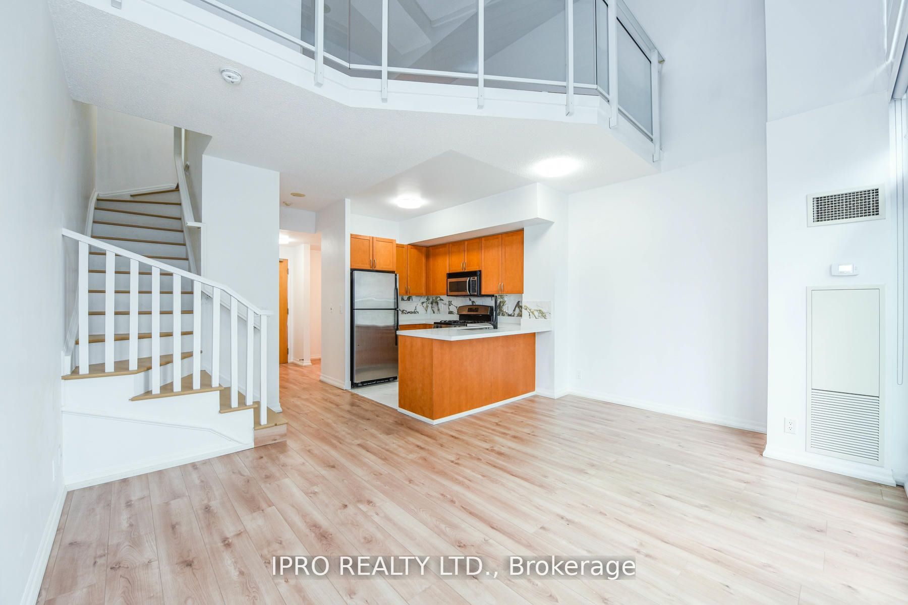 #513 - 3939 Duke Of York Boulevard Property Photo 11