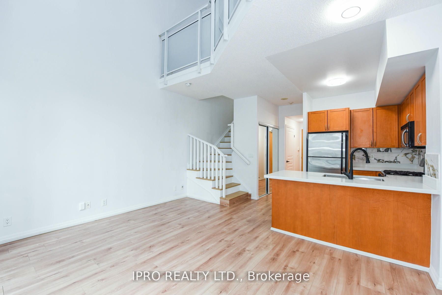 #513 - 3939 Duke Of York Boulevard Property Photo 13