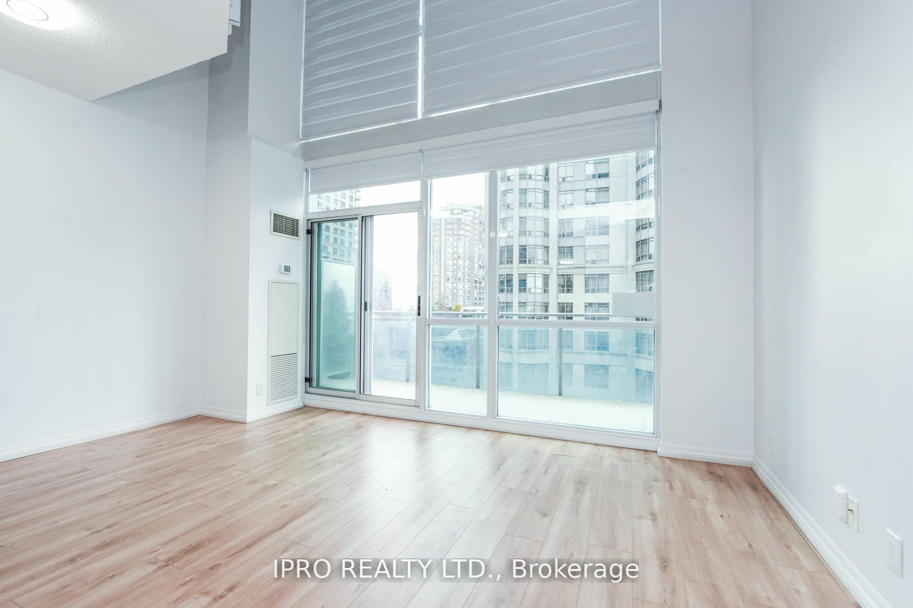 #513 - 3939 Duke Of York Boulevard Property Photo 16