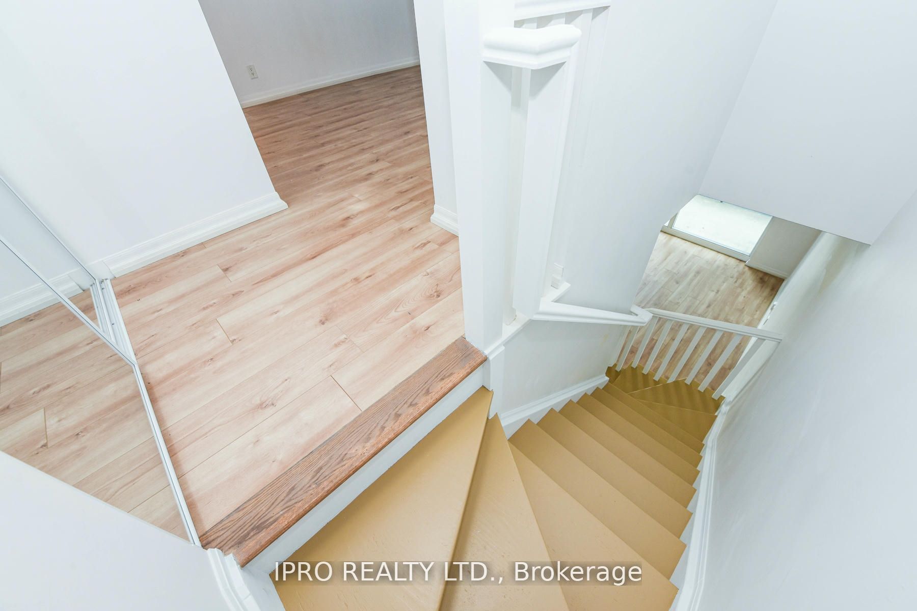 #513 - 3939 Duke Of York Boulevard Property Photo 19