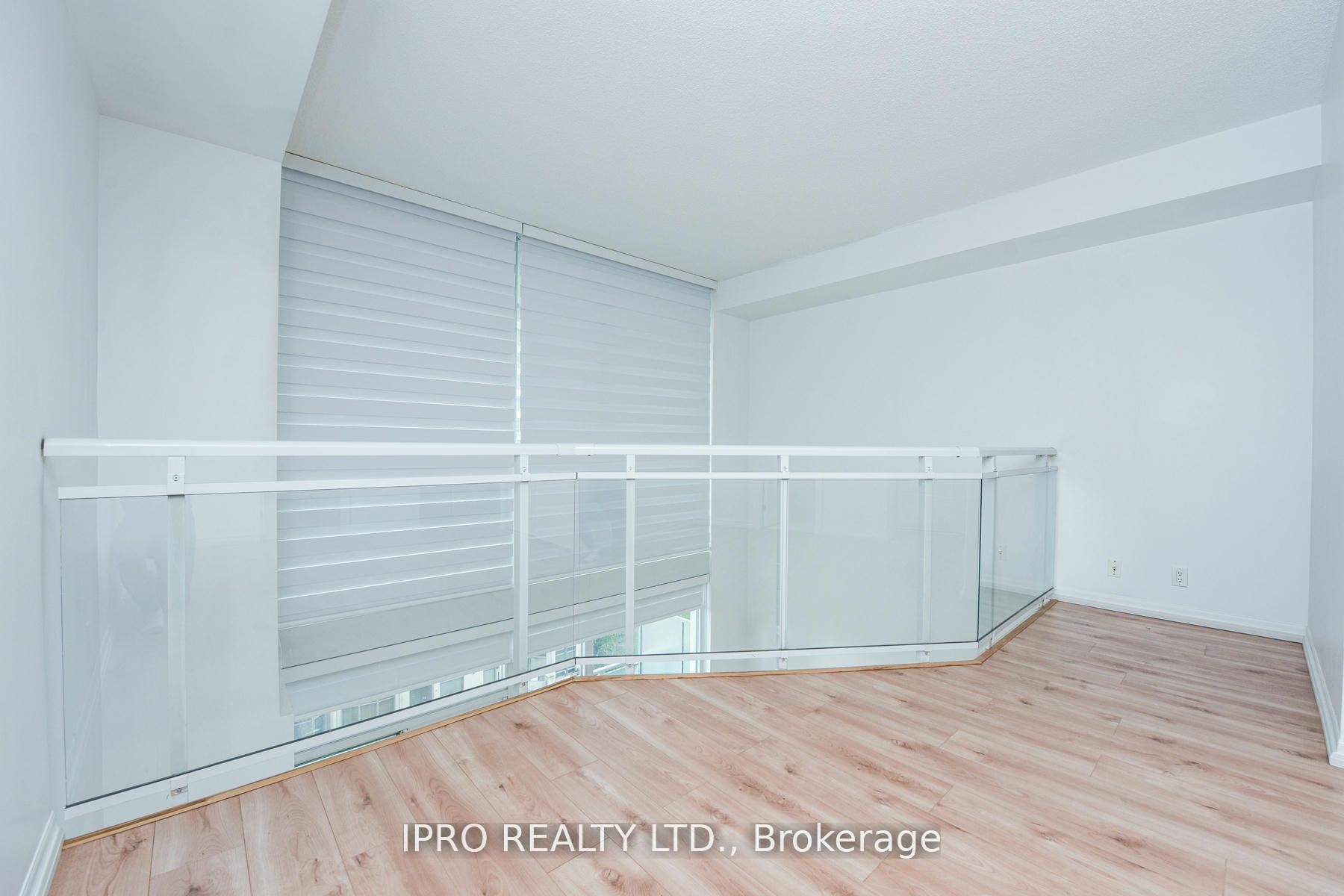 #513 - 3939 Duke Of York Boulevard Property Photo 21