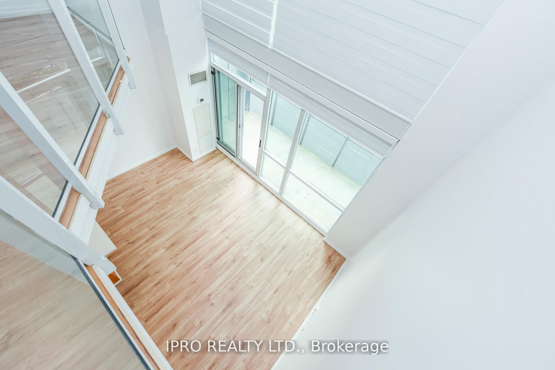 #513 - 3939 Duke Of York Boulevard Property Photo 22
