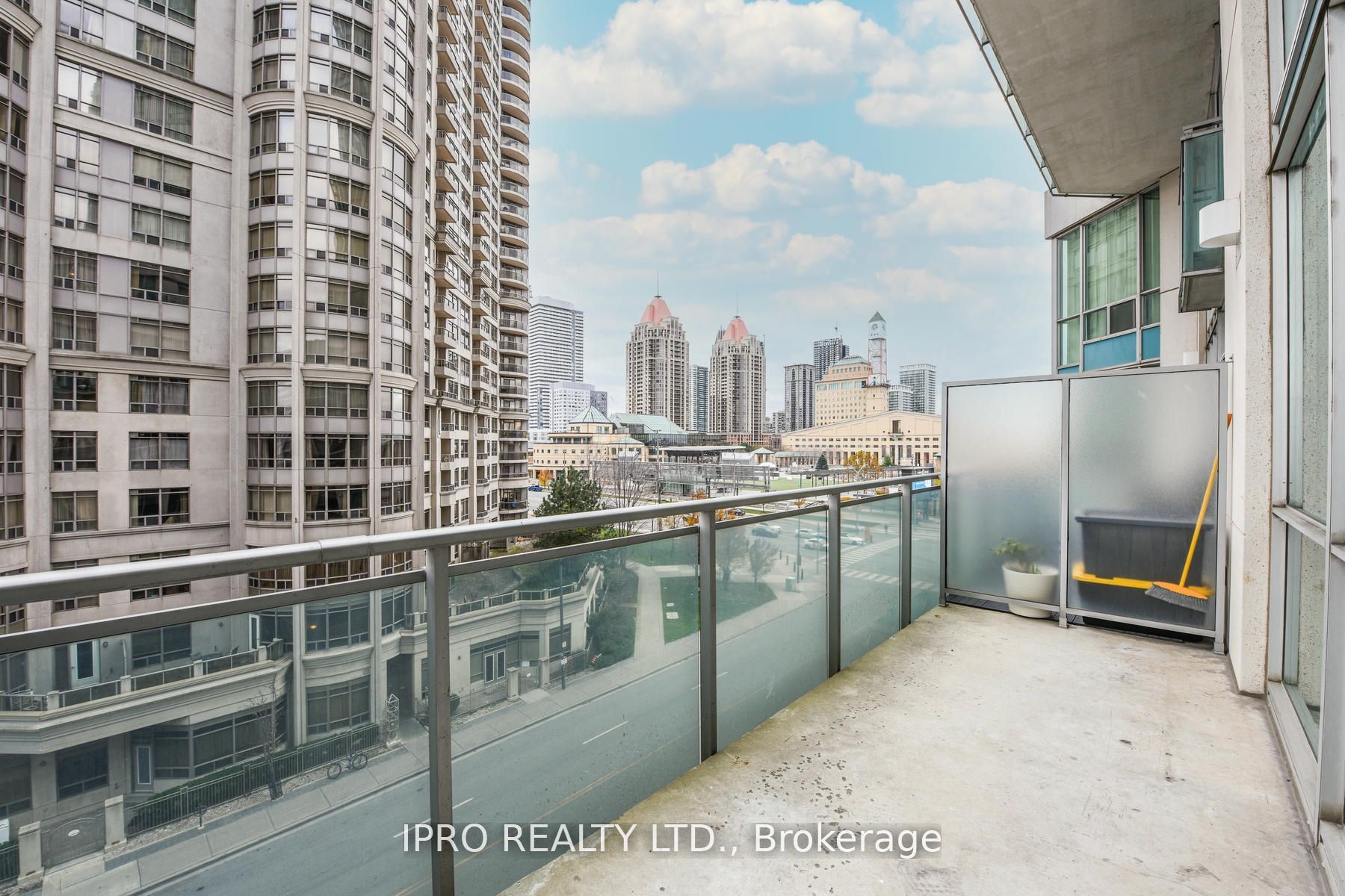 #513 - 3939 Duke Of York Boulevard Property Photo 27