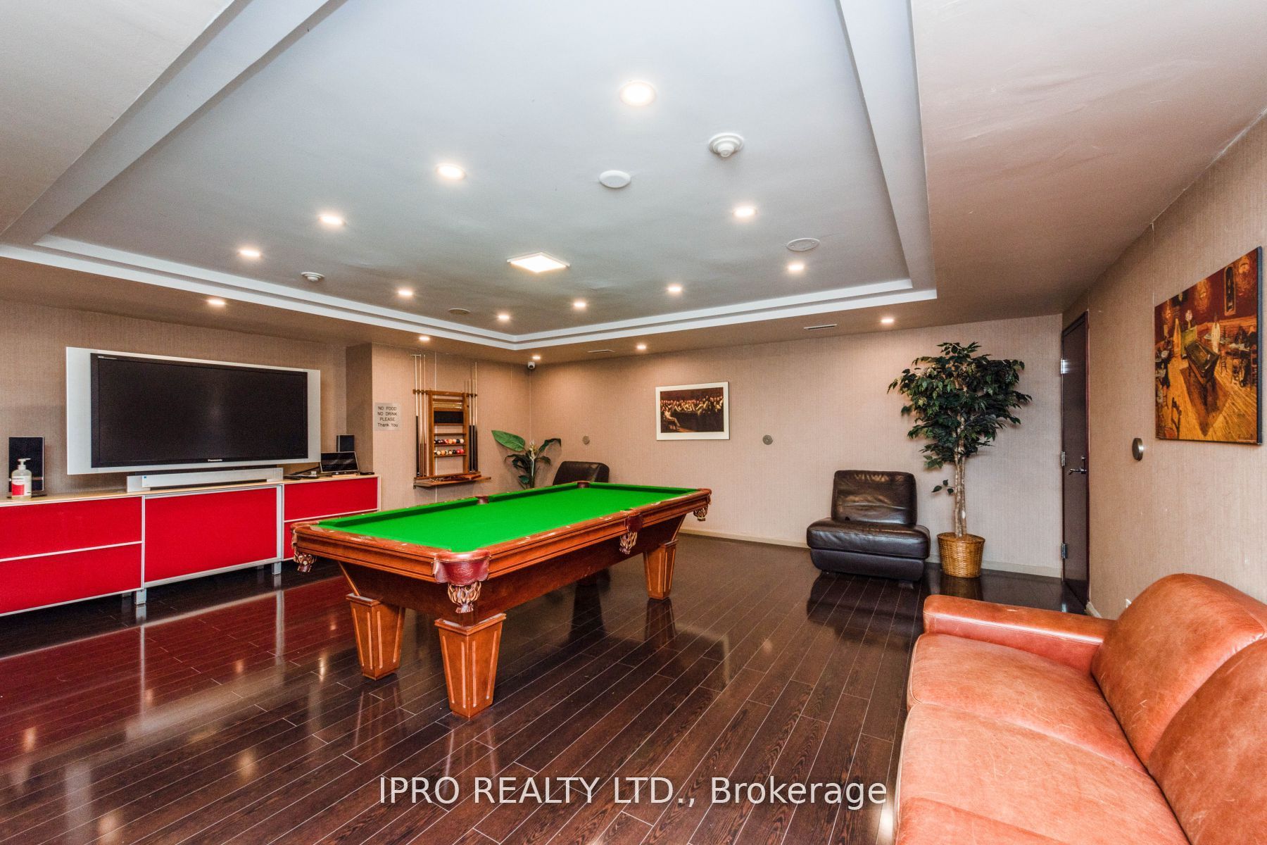 #513 - 3939 Duke Of York Boulevard Property Photo 35