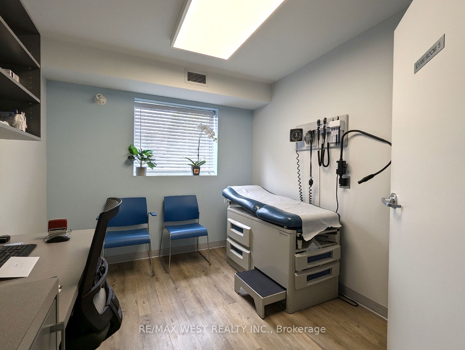#Suite 200 (4 & 5) - 2920 Dufferin Street Property Photo 1