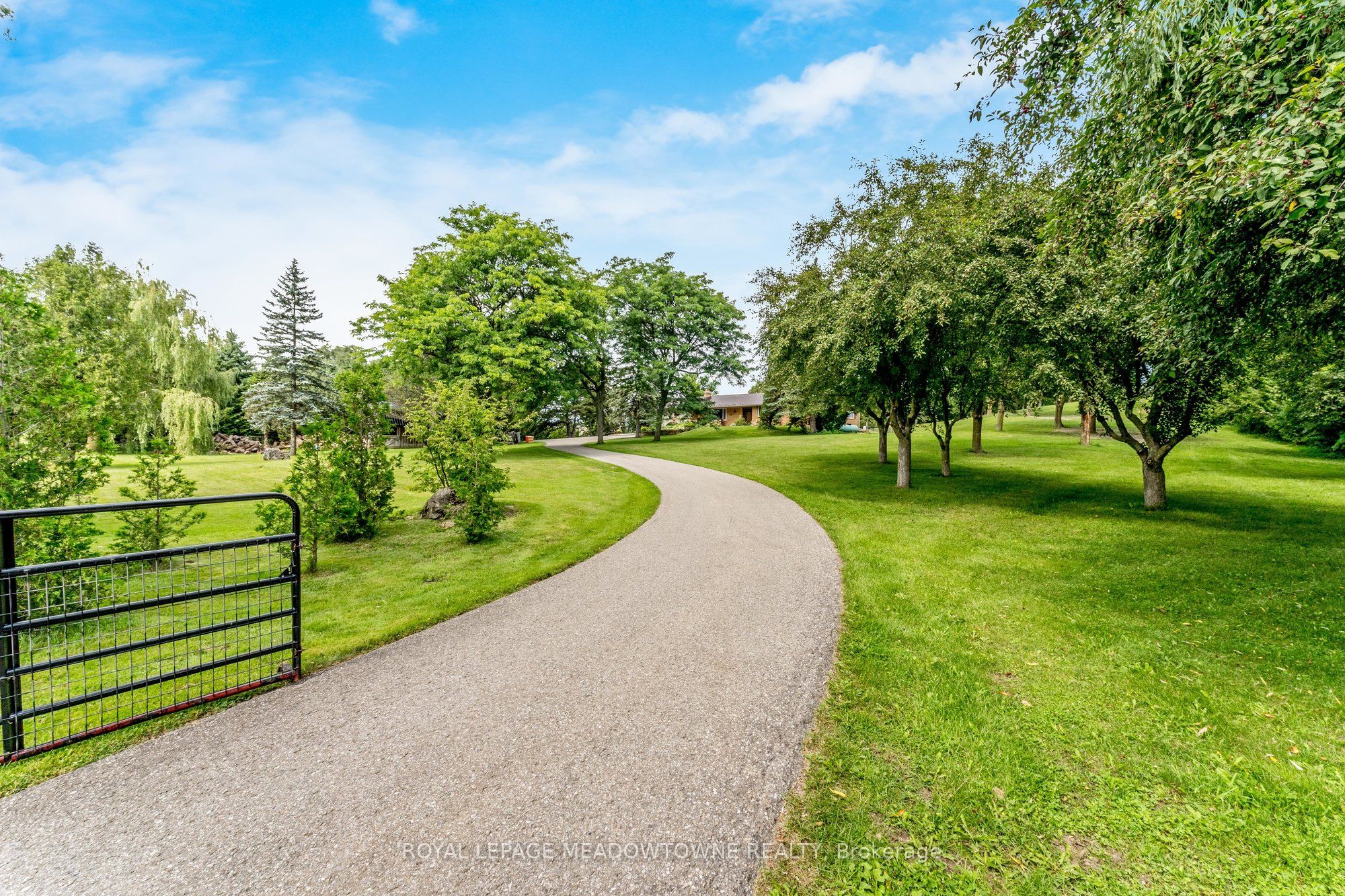 19997 Willoughby Road W Property Photo 4